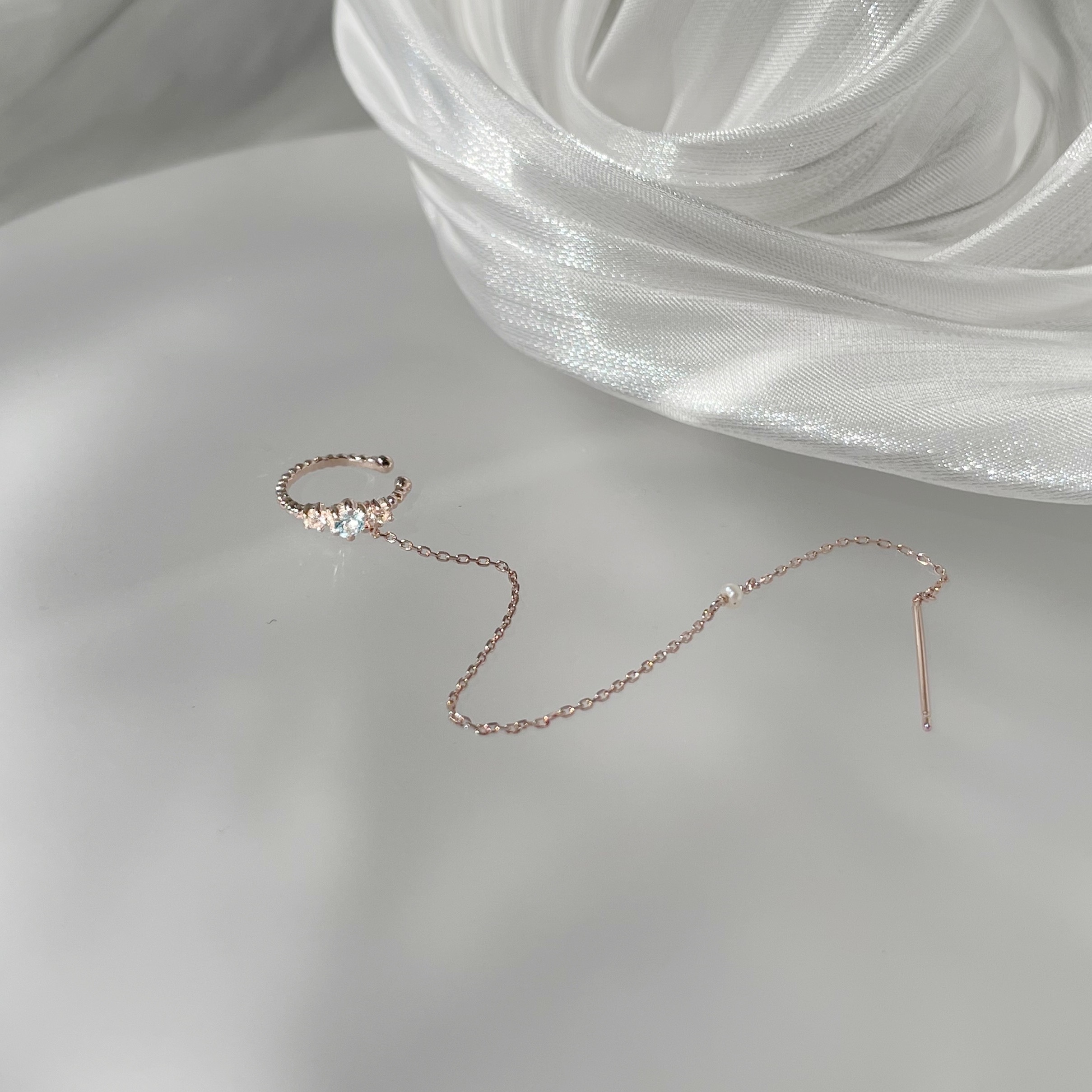 流星mini六爪托帕珍珠針鏈耳骨夾