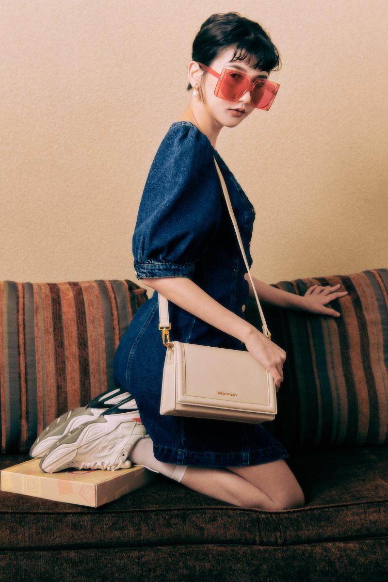 奧特女巫斜背包