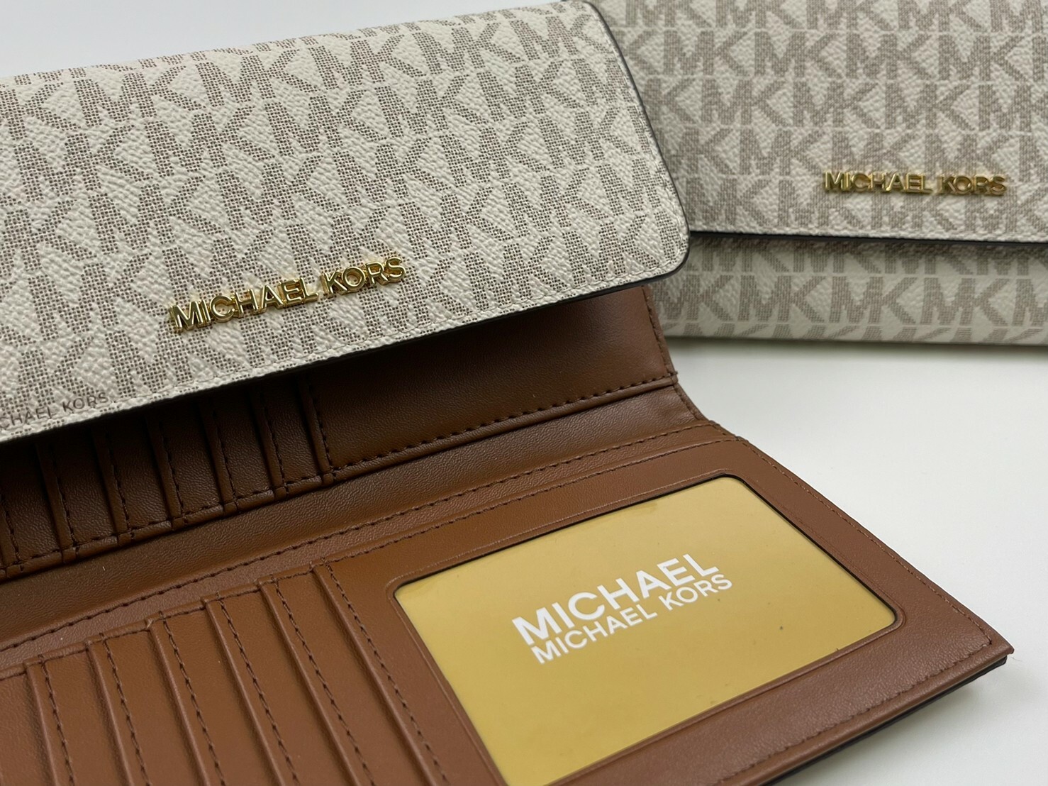 Michael Kors MK 防刮皮革 多卡層 三折翻蓋長夾