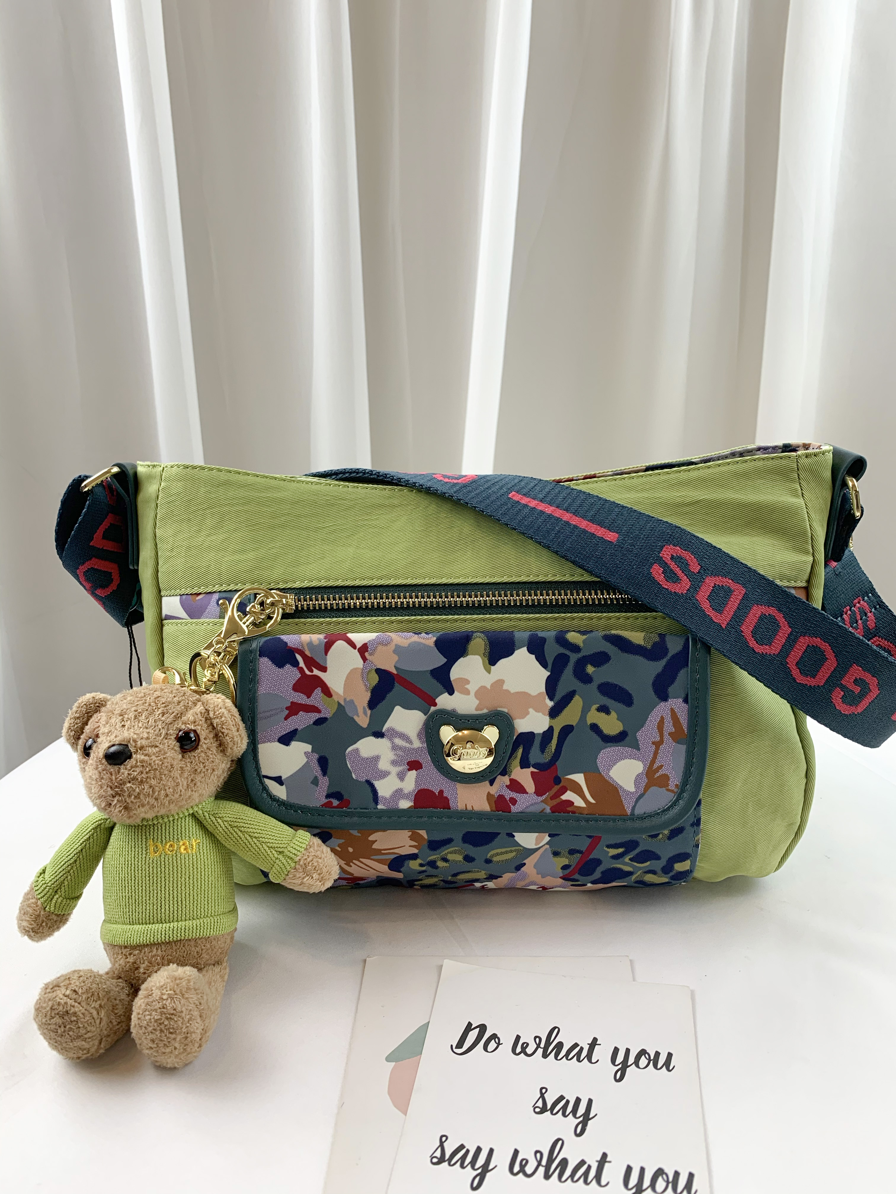 GOODS 綠花朵尼龍側背包 #2693