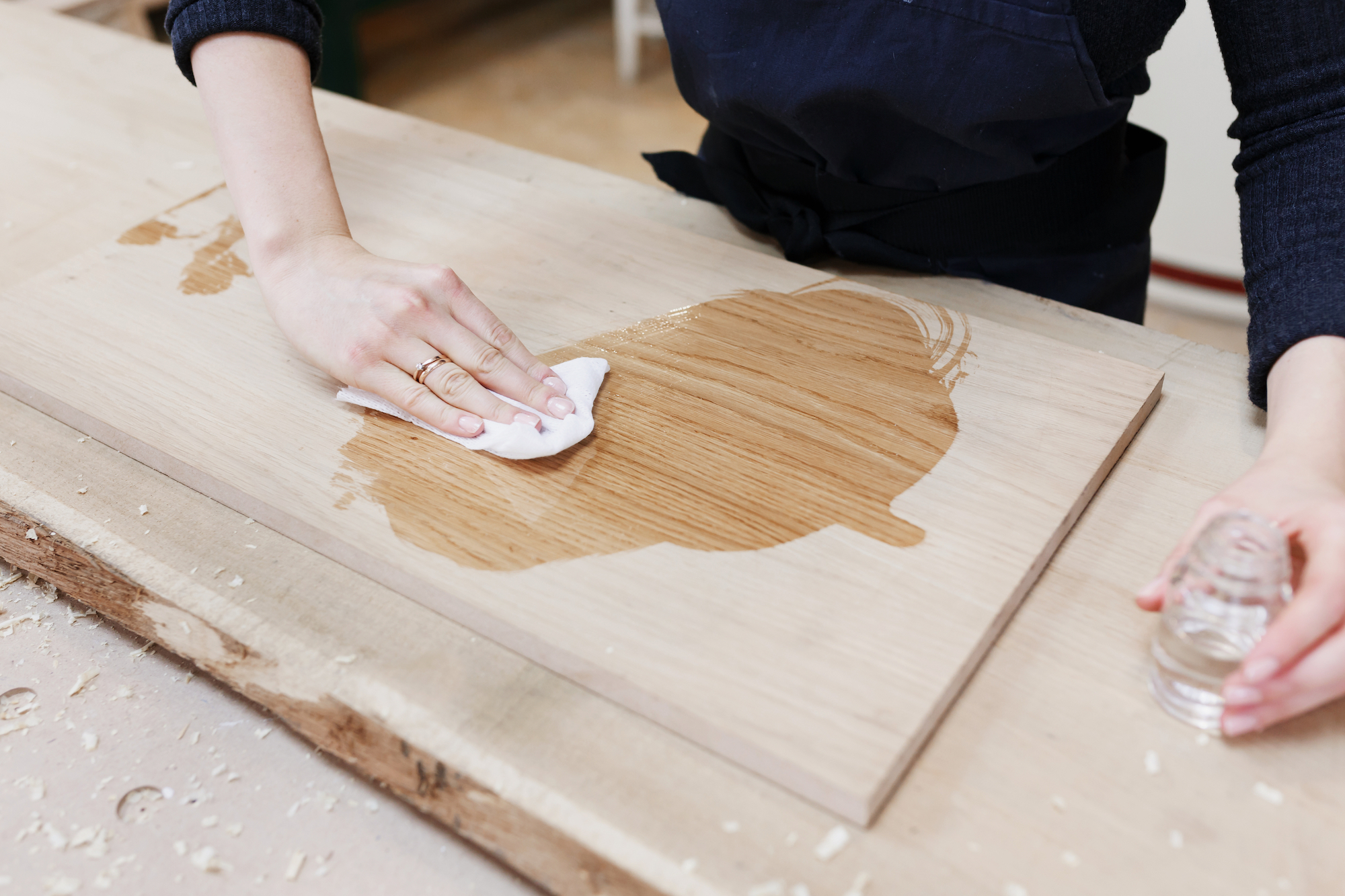 3分鐘了解為什麼要選德國原裝OSMO「推油」實木餐桌