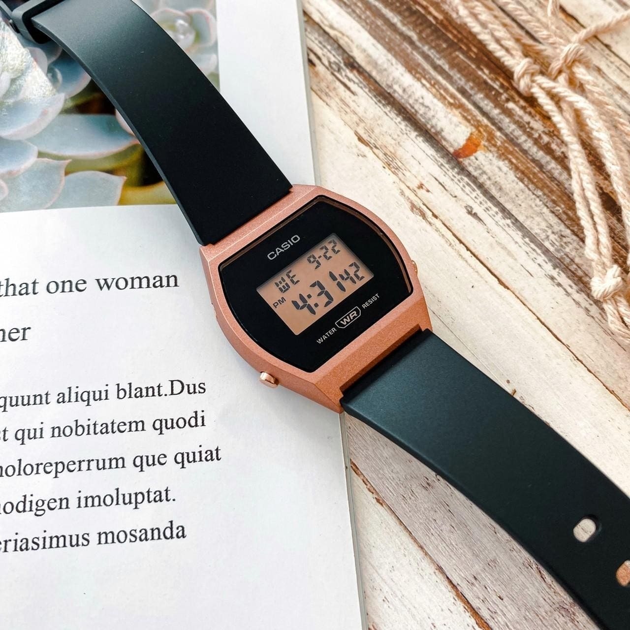 【CASIO 卡西歐】酒桶造型復古電子錶 LW-204-1B / LW-204-1A 現代鐘錶