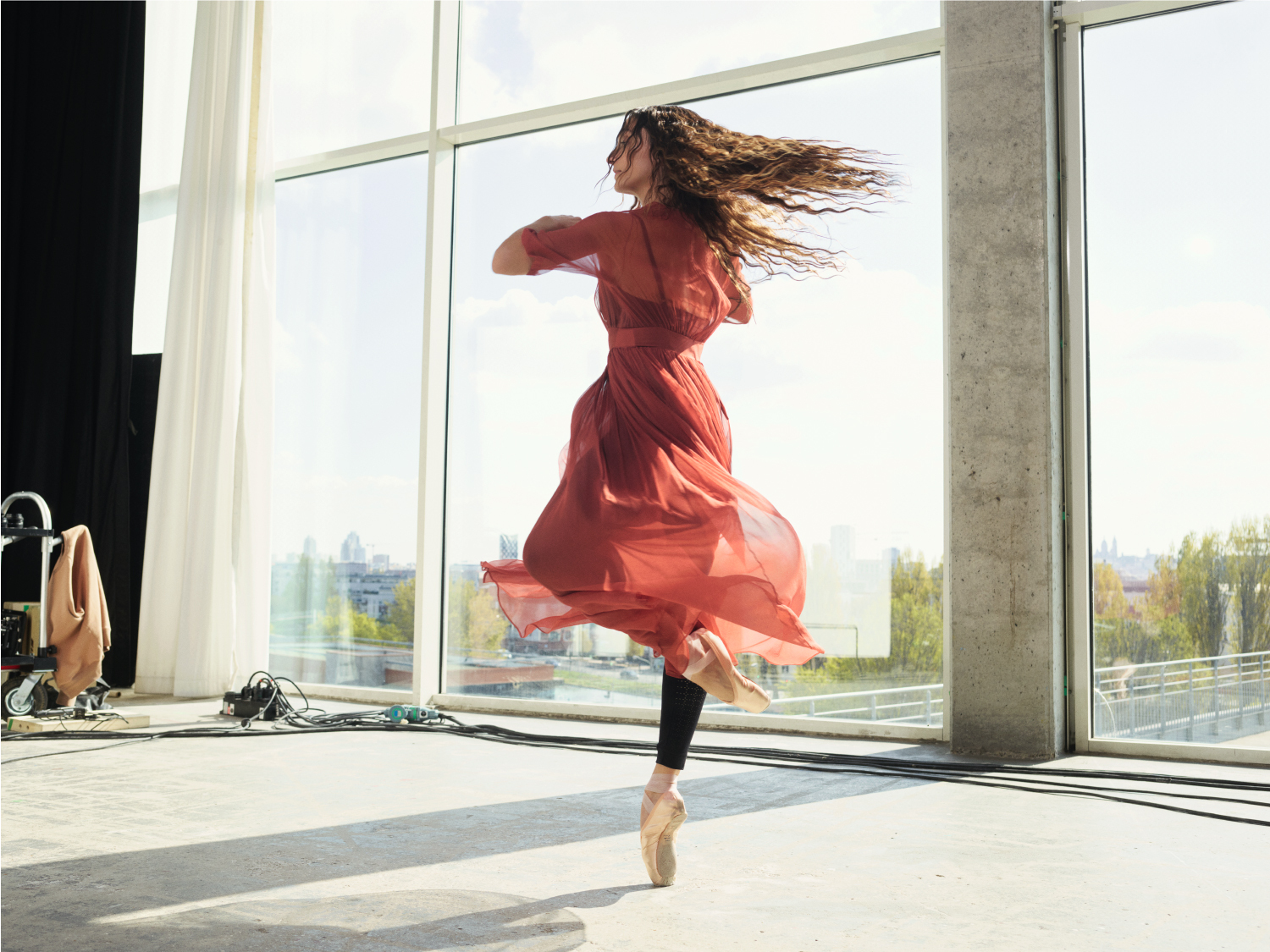 Dorothée Gilbert,巴黎歌劇院首席芭蕾演員,對於美的定義,頭髮的保養與定型,捲度的維持與保養,優雅的芭蕾姿態