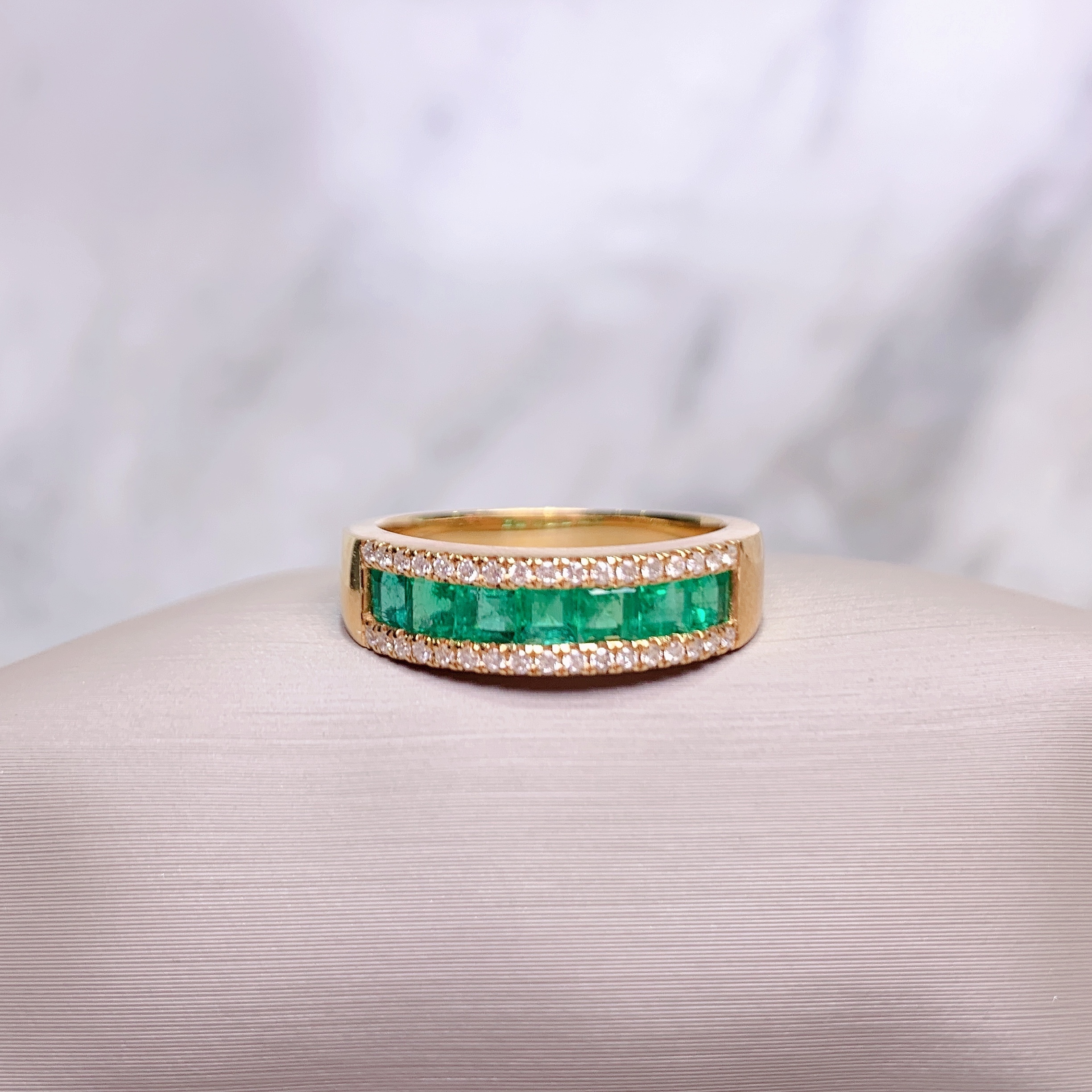 18K 黃金 0.9ct 綠寶石戒指