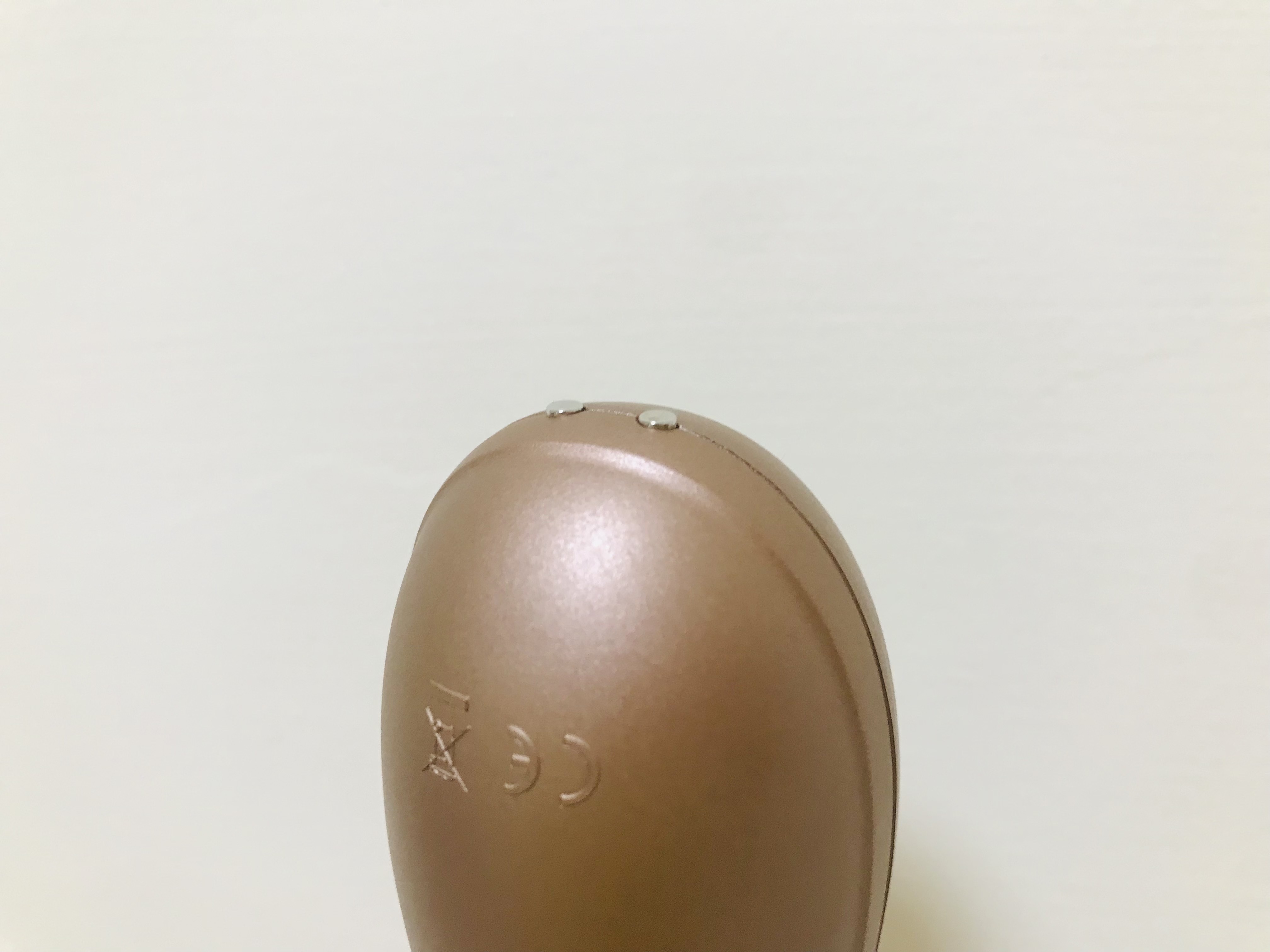 Satisfyer｜陰蒂吸吮按摩器Pro 2，商品磁力充電實拍圖