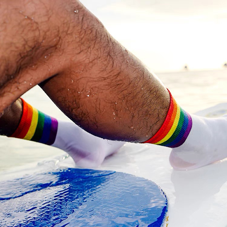 Sockkon彩虹中高筒襪