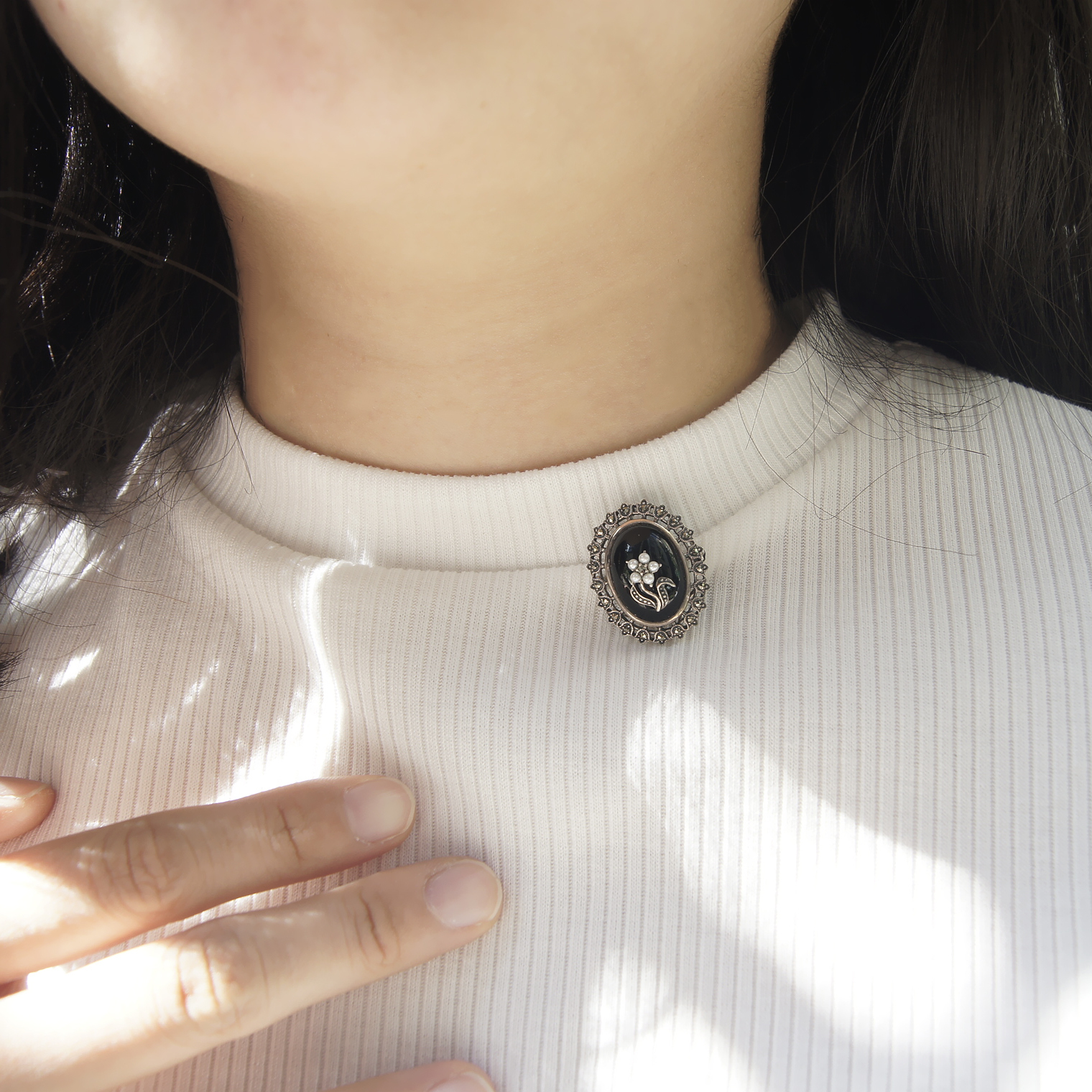 黑瑪瑙小花胸墜兩用