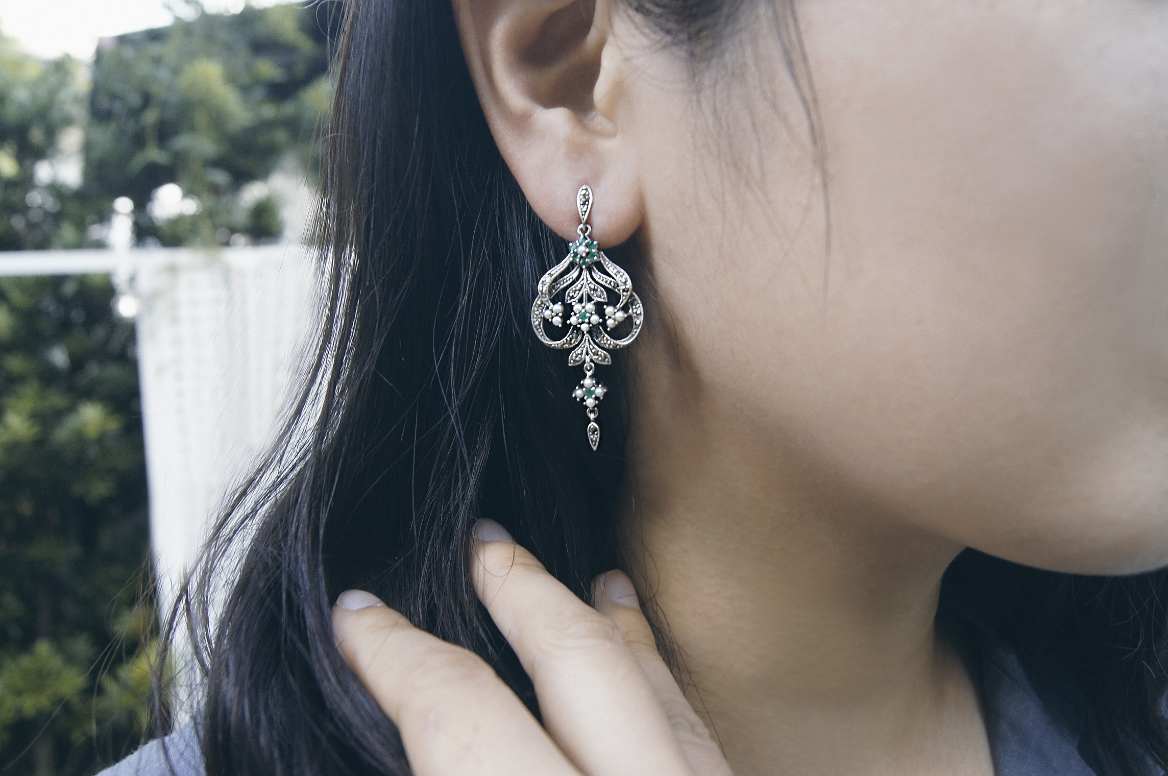 曲線祖母綠米珠耳環