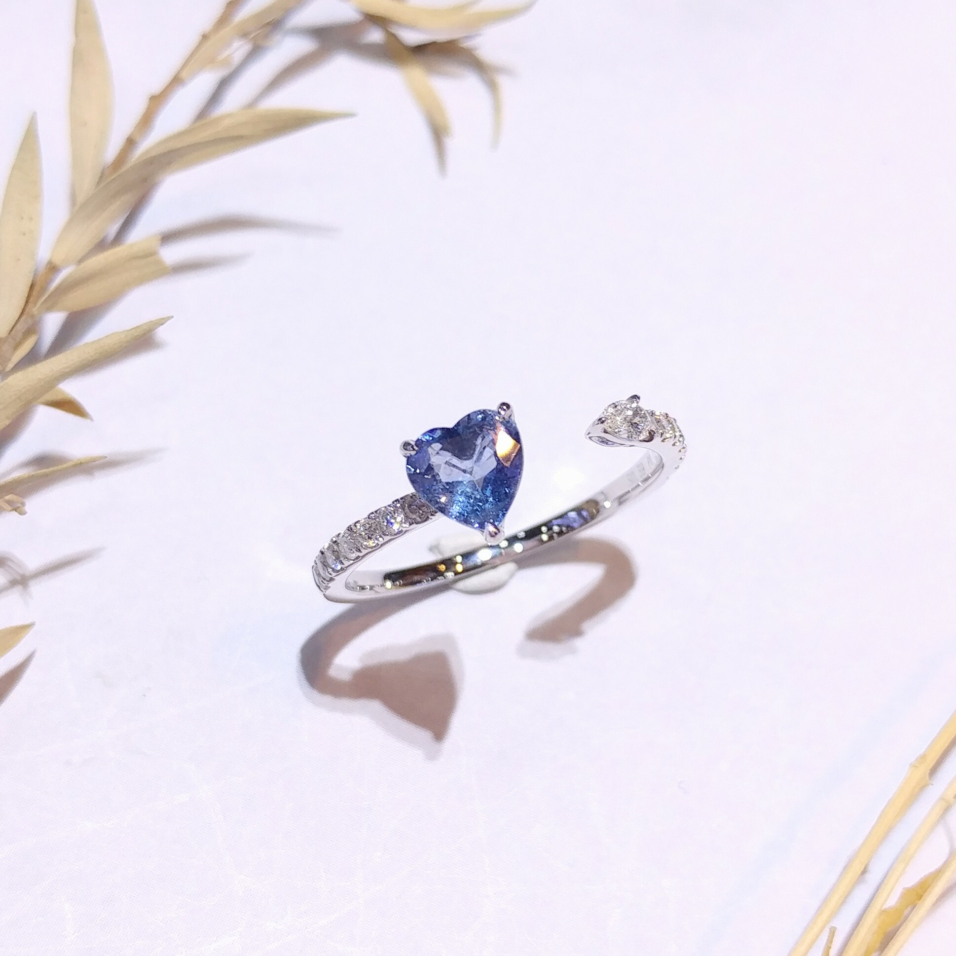 全新18K白金【單粒59份藍寶石】配19份鑽石戒指