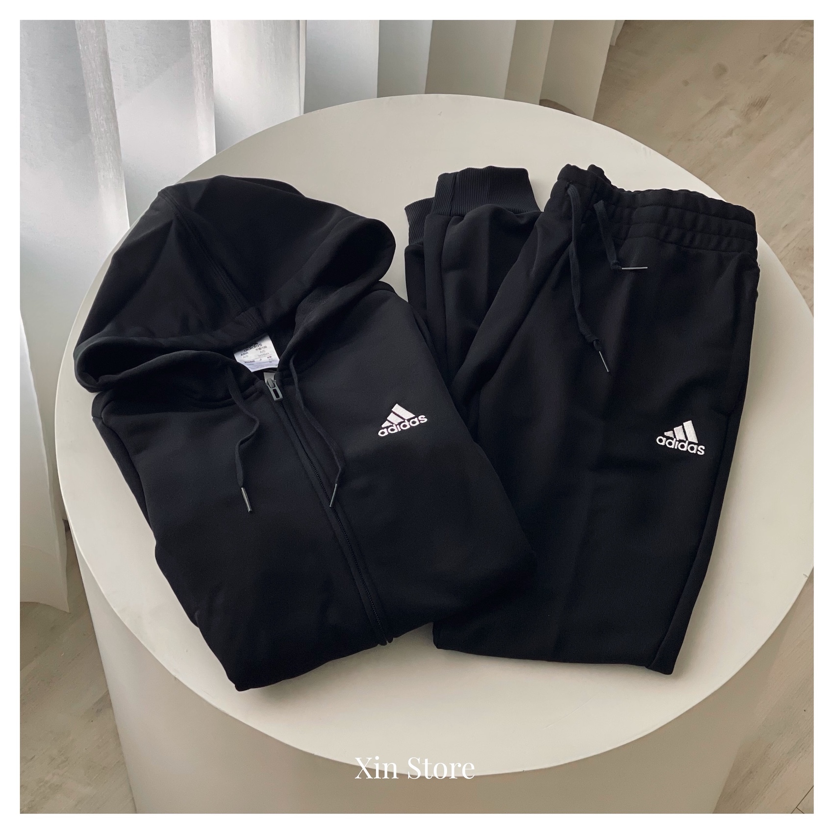 【現貨】Adidas Logo 運動套裝 外套 運動長褲 縮口 抽繩 口袋 女款 套裝 黑白