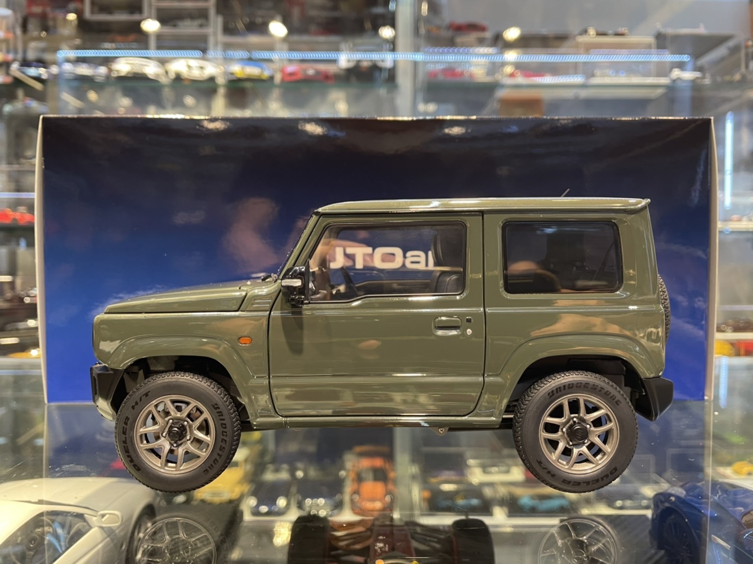 Aoshima Jimny 2018 Jungle Green Modellbausatz 1:24 – Fertig Lackiert & Ohne Kleber!