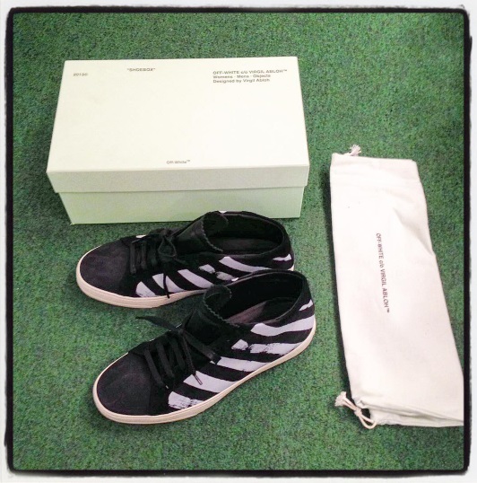 ON SALE: OFF-WHITE C/O VIRGIL ABLOH BRUSHED DIAGONALS MID SNEAKER - BLACK EUR SIZE 40 IN STOCK NOW (現貨發售中)