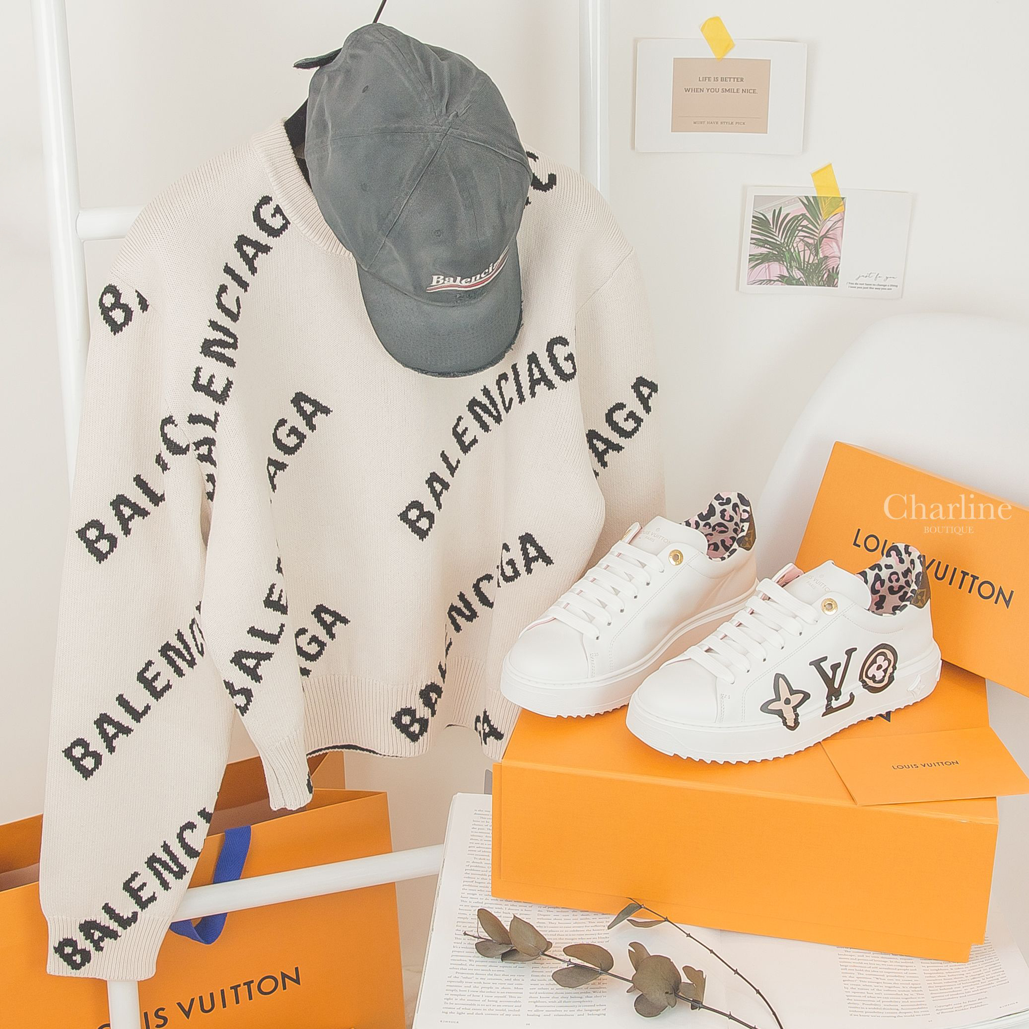 Balenciaga 白色滿版黑色Logo棉質混羊毛長袖毛衣,Louis Vuitton 白色黑字LV咖啡色老花鞋尾拼粉色豹紋襯裡小牛皮運動鞋,Balenciaga 黑灰色白字紅白曲線繡花刷破棉質棒球帽-Charline Boutique 精品代購