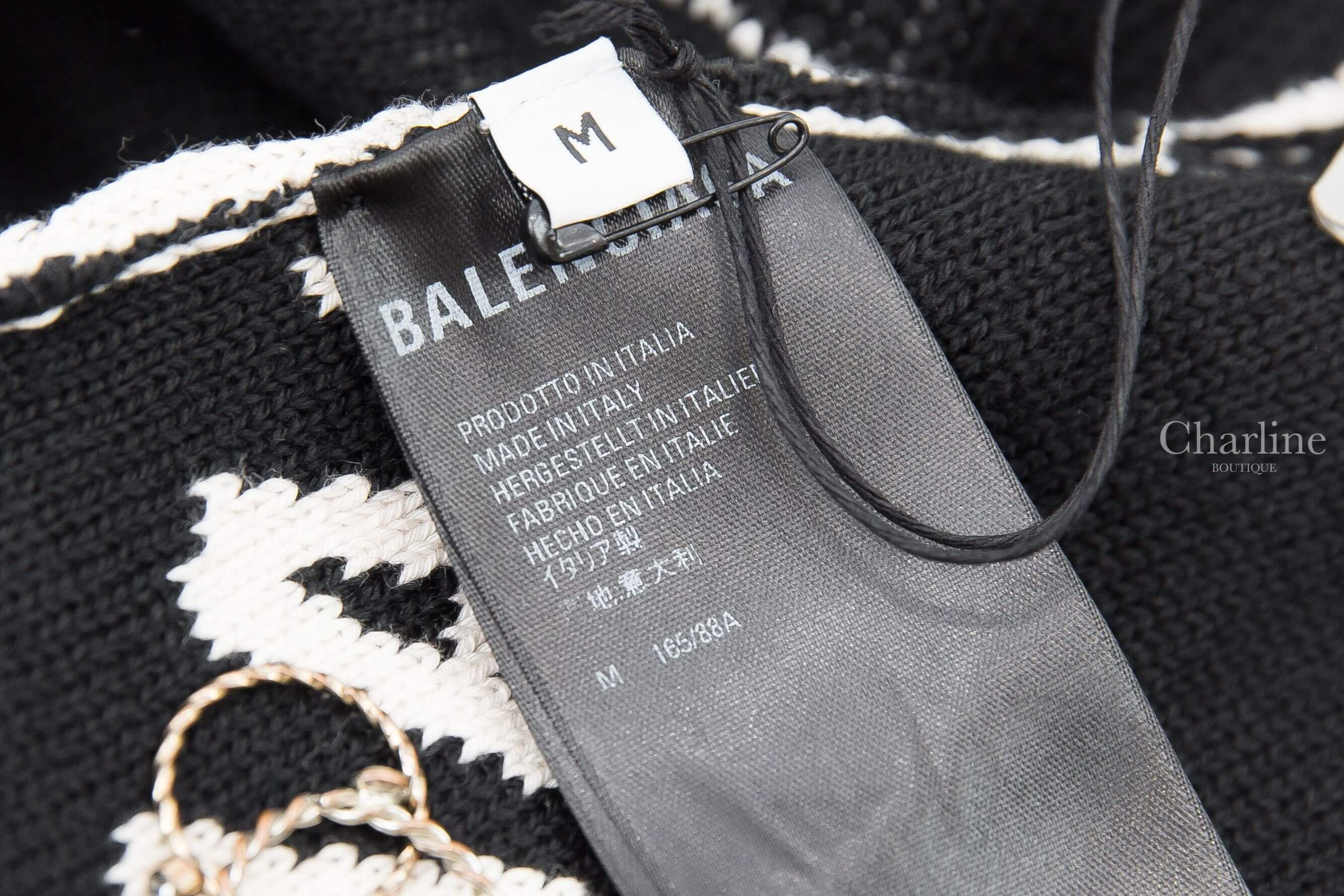 Balenciaga Allover Logo Crewneck 白色滿版黑色 Logo 棉質混羊毛長袖毛衣-Charline Boutique 精品代購