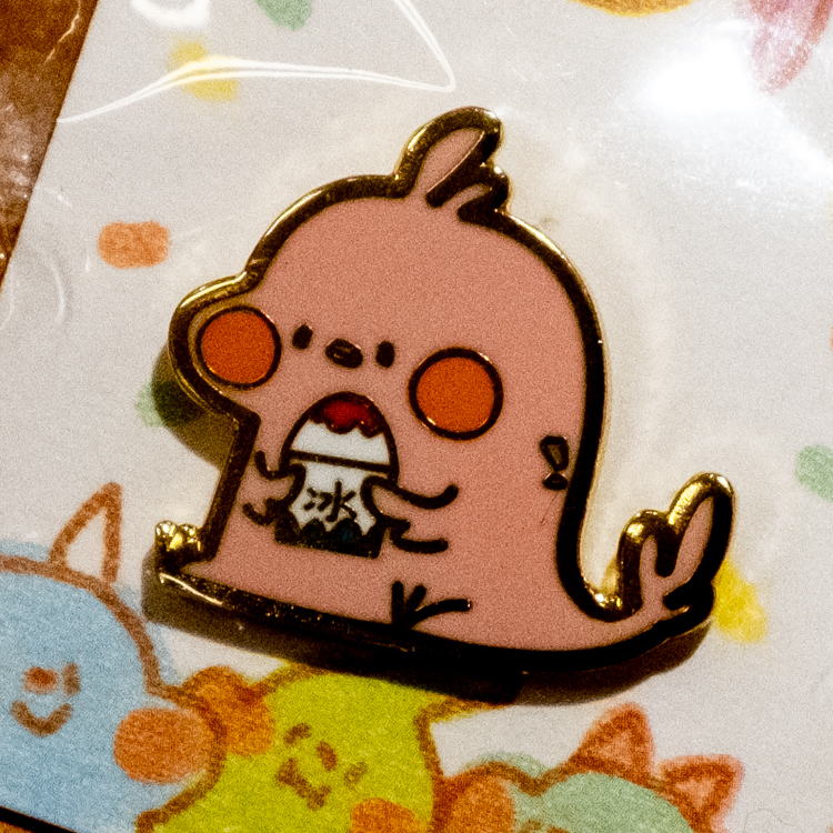 狗狗的小跳步，繪蹦砰｜金屬徽章｜吃貨恐龍｜刨冰始祖鳥