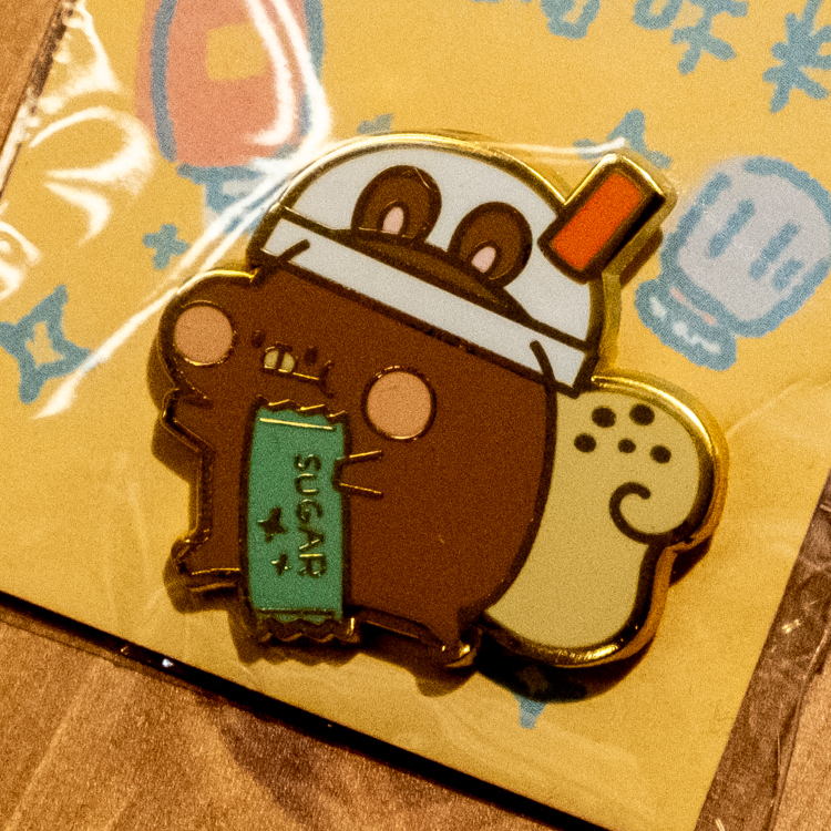 狗狗的小跳步，繪蹦砰｜金屬徽章｜吃貨好朋友｜珍奶松鼠