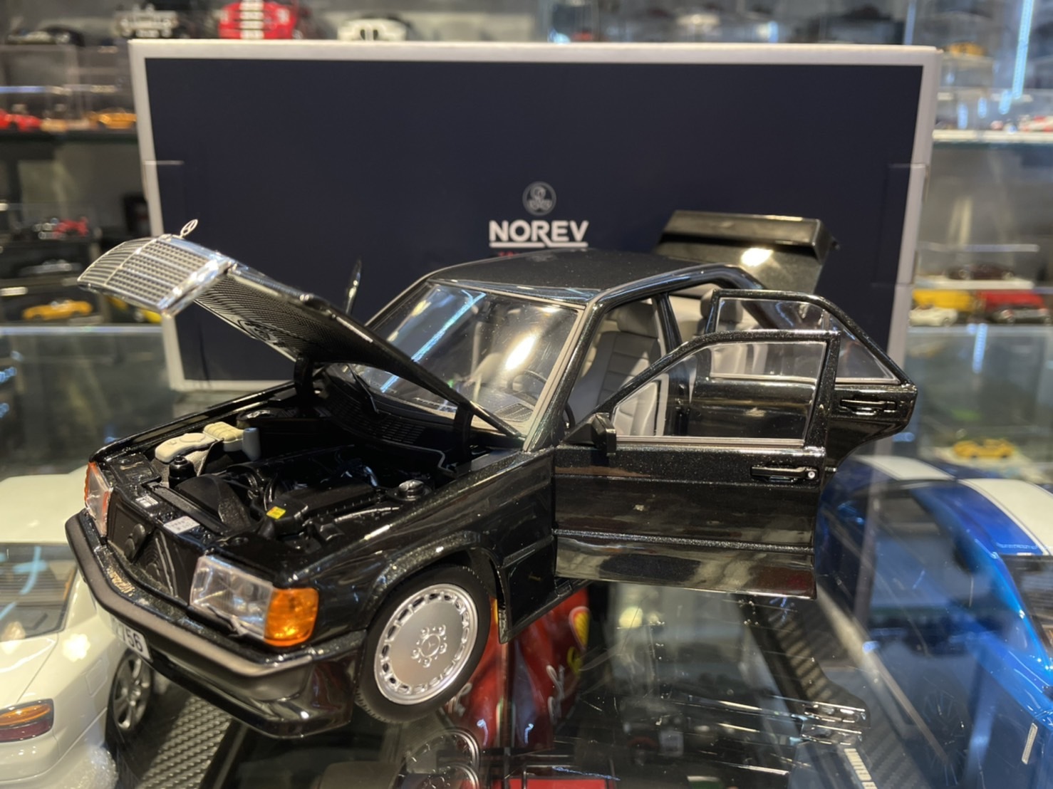 NOREV 183830 Mercedes-Benz 190E 2.3-16 1984 Black 1/18