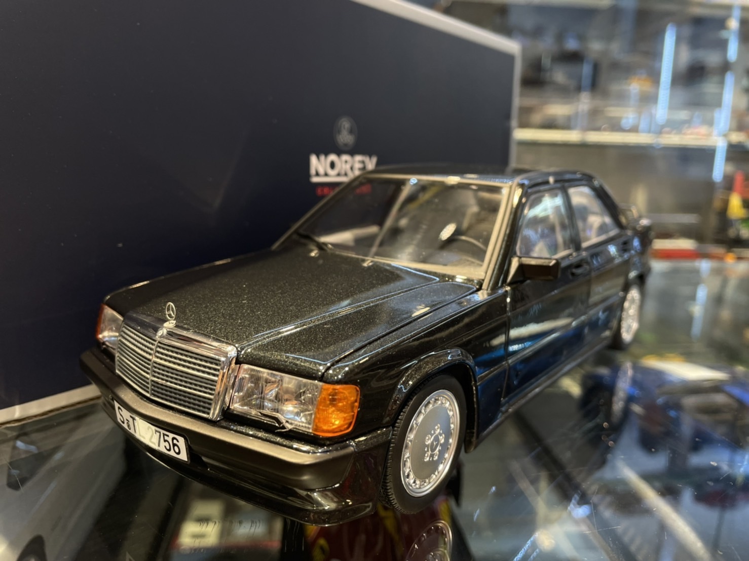 NOREV 183830 Mercedes-Benz 190E 2.3-16 1984 Black 1/18