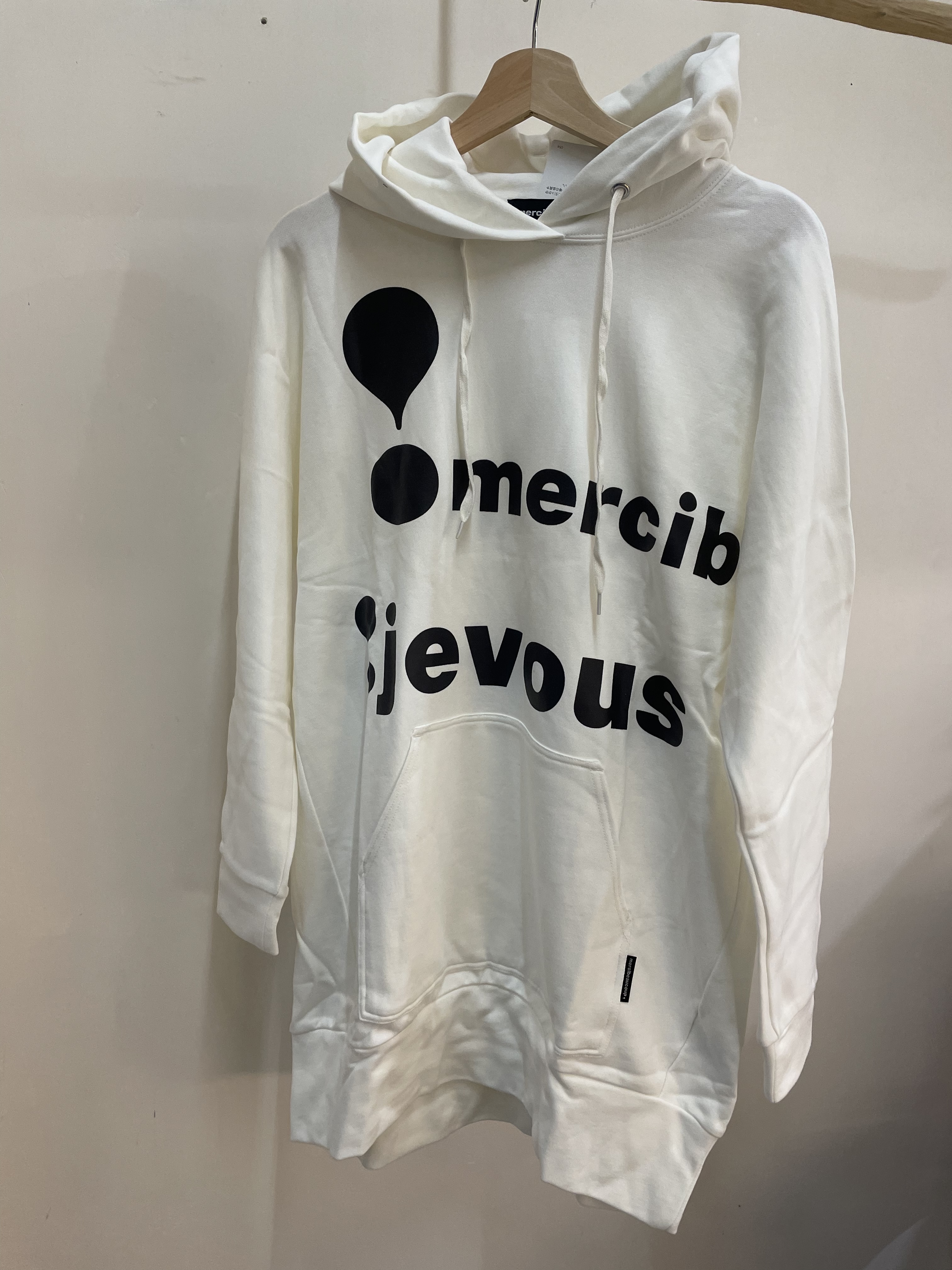 Merci 字母有帽衛衣