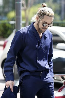 V領雙排扣素面雅痞缺角領雙層襯衫 雙腰帶直筒西裝褲