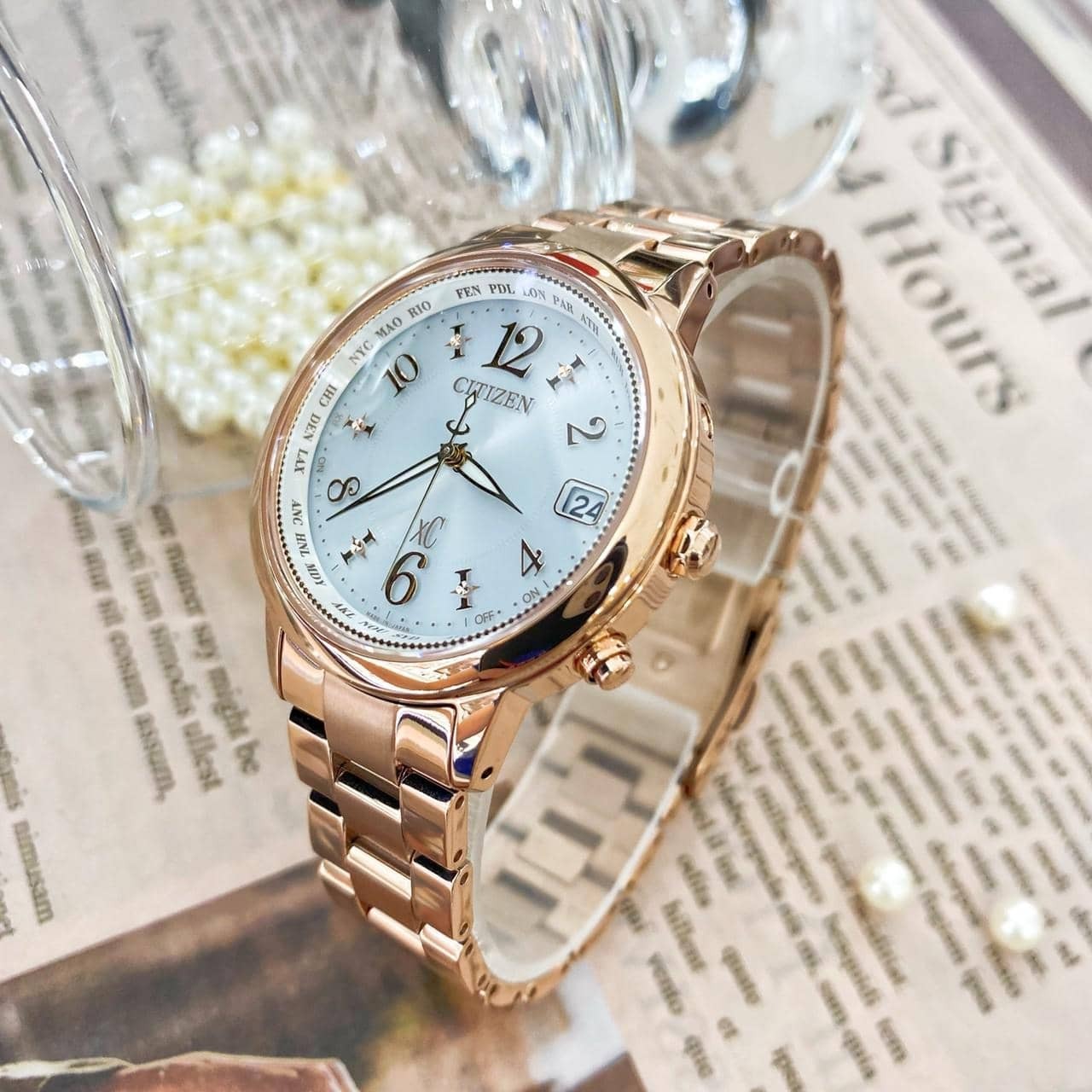 【CITIZEN 星辰】XC系列 亞洲限定廣告款鈦金屬電波女錶 CB1107-58A  36mm 現代鐘錶