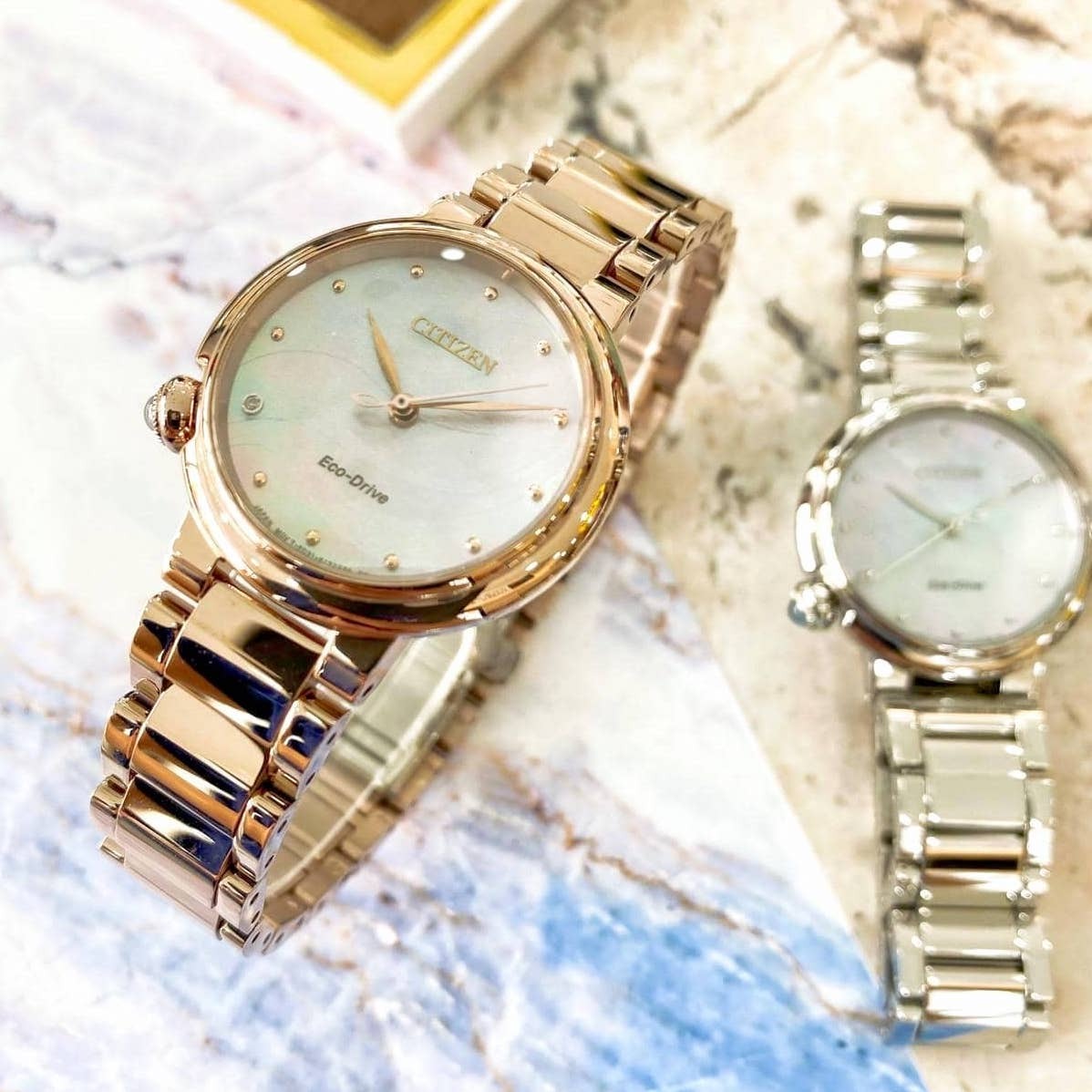 【CITIZEN 星辰】L系列 蝶貝光澤時尚腕錶 EM0912-84Y 玫瑰金色 / EM0910-80D銀色 30mm 現代鐘錶