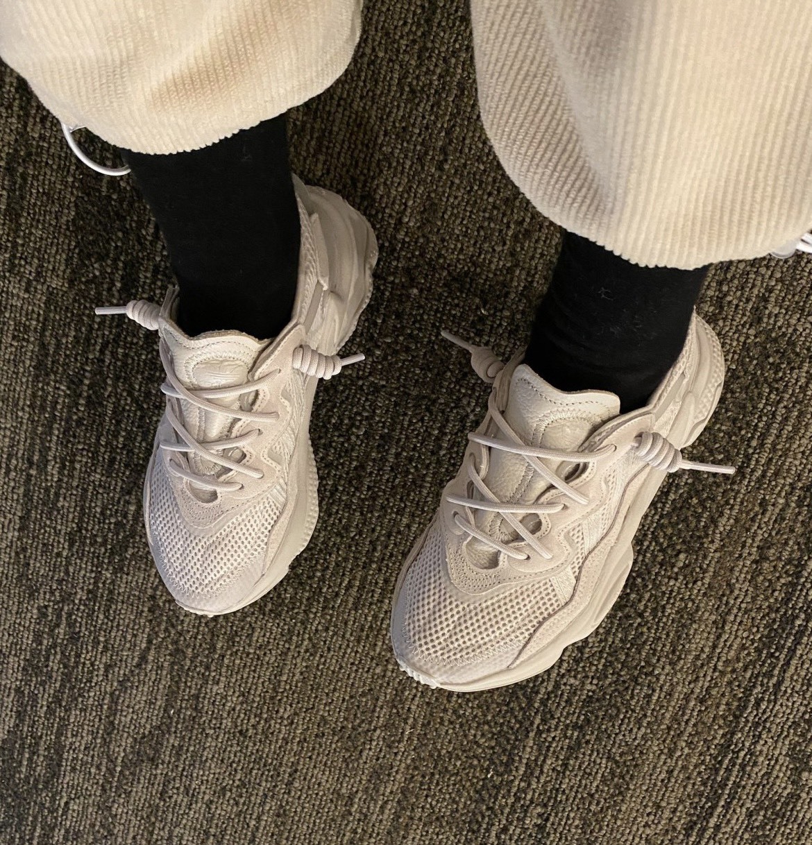 Adidas originals Ozweego  珍珠 煙灰 復古 小Yeezy 平民版