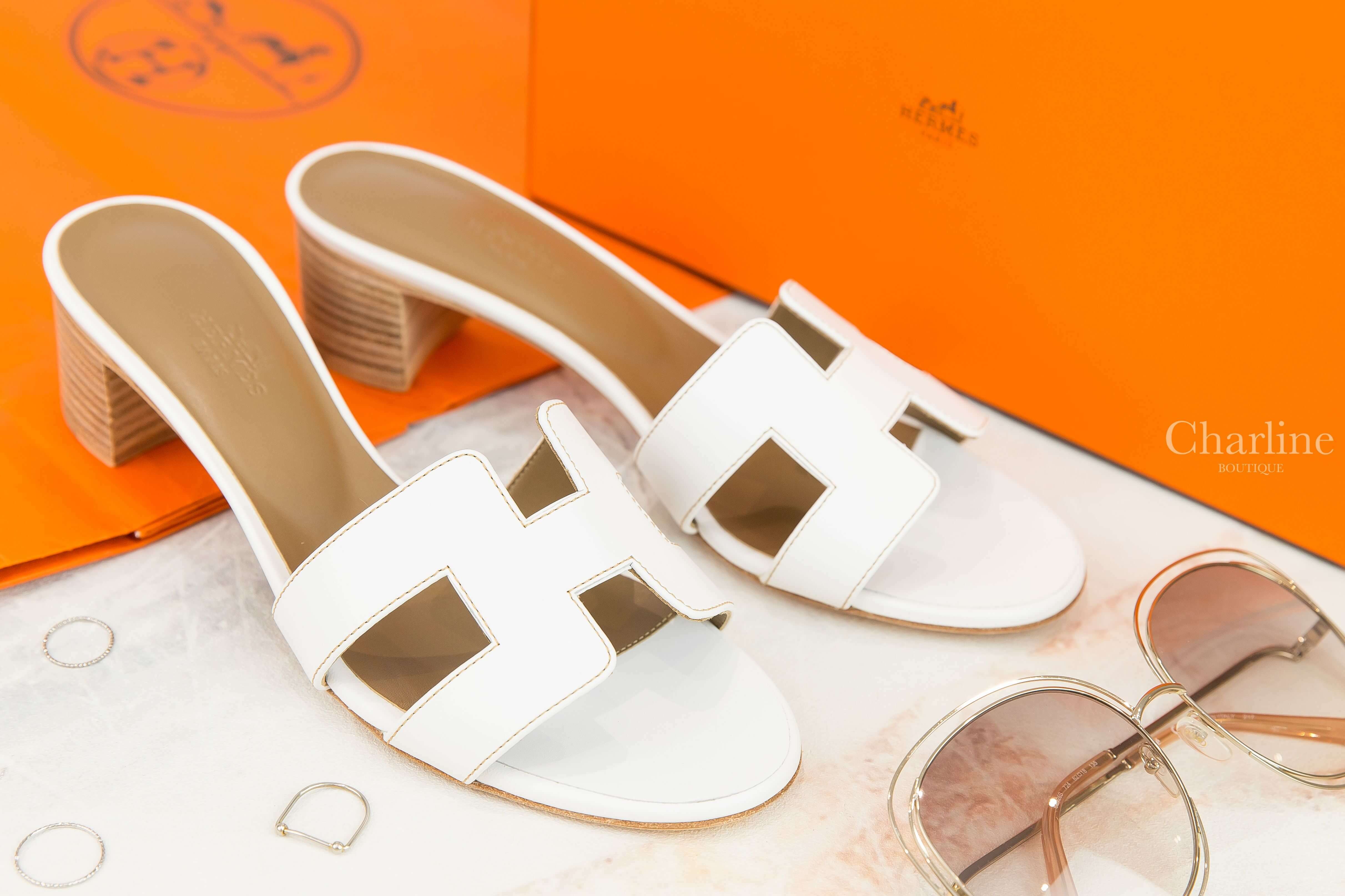 Hermès Oasis Sandal 白色牛皮H木頭低跟拖鞋-Charline Boutique 精品代購