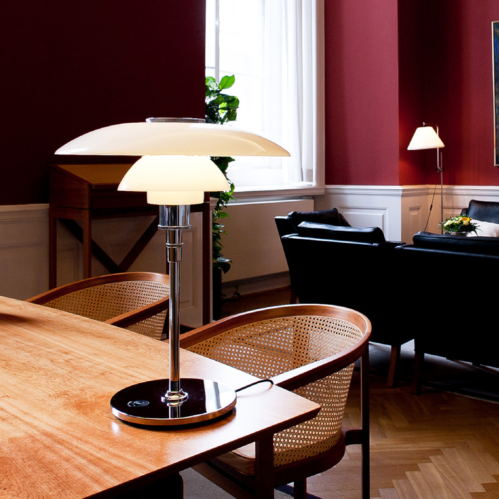 (預購) PH4½ - 3½ 玻璃桌燈 by Louis Poulsen