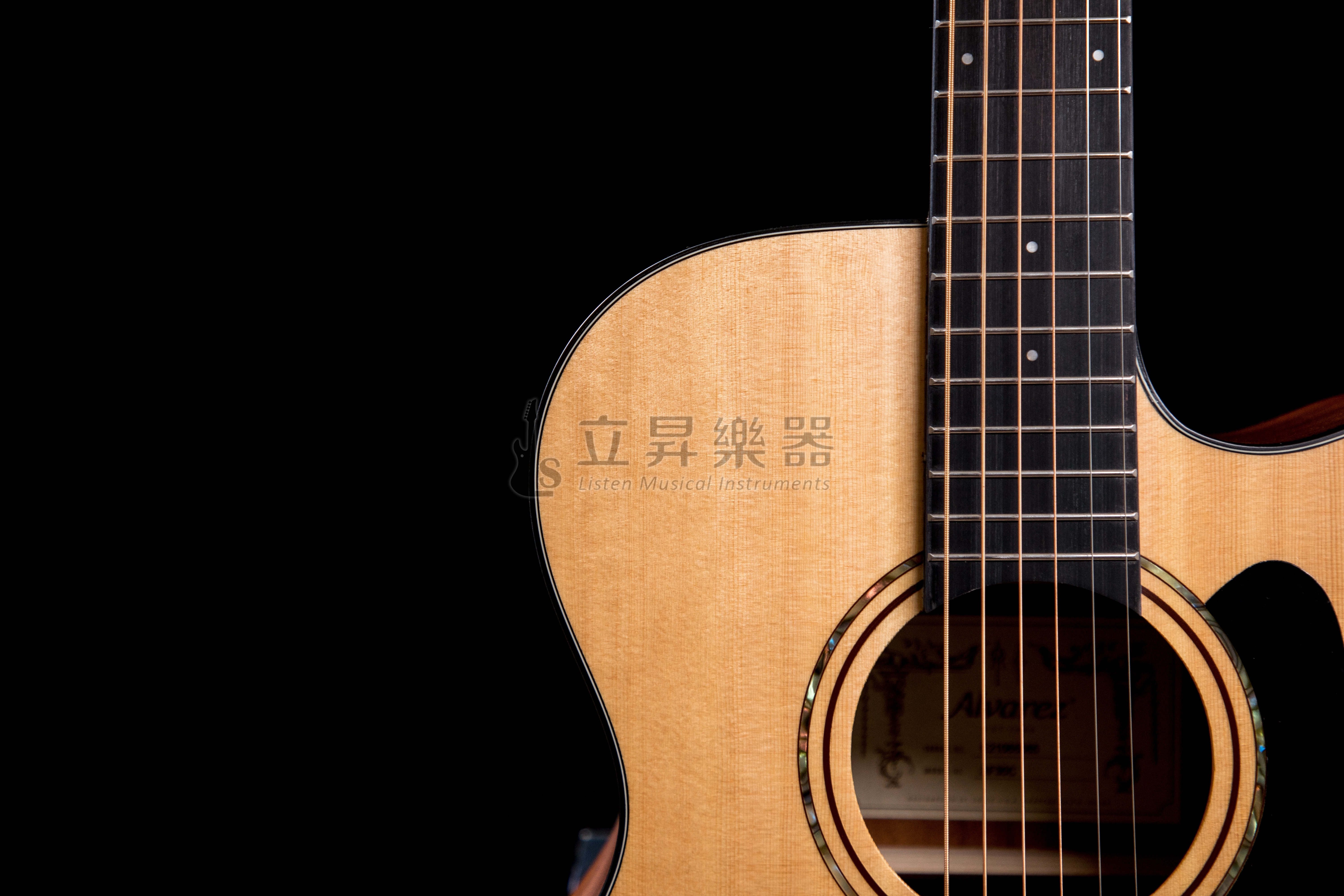 Alvarez 木吉他 Alvarez AF30C 西卡雲杉面單板 桃花心木側背板 面單板 附原廠厚袋 第 4 張圖片｜三峽吉他 / Bass