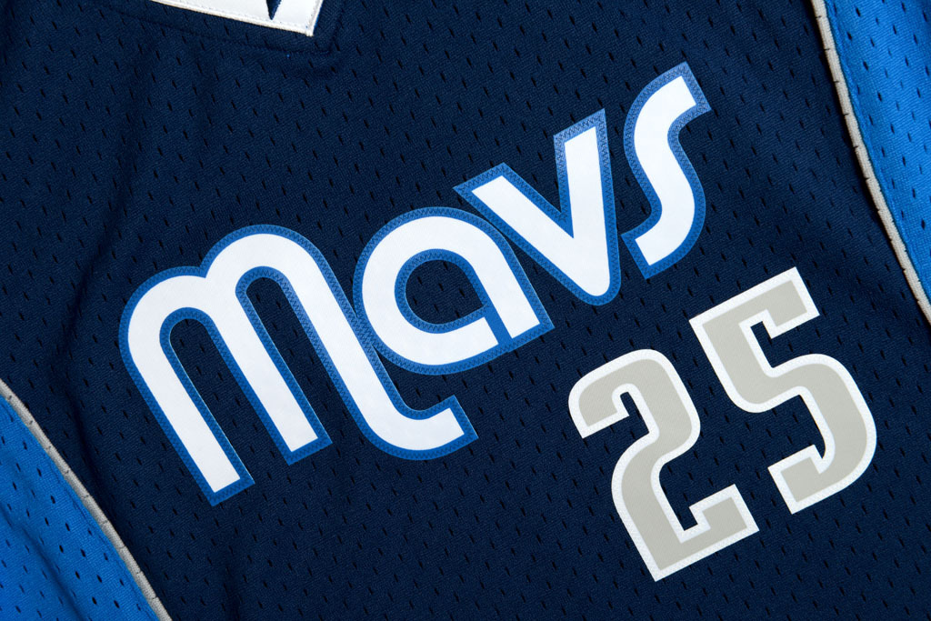 Mitchell & Ness 達拉斯獨行俠隊 Vince Carter 2011-2012 復刻 Swingman 球衣