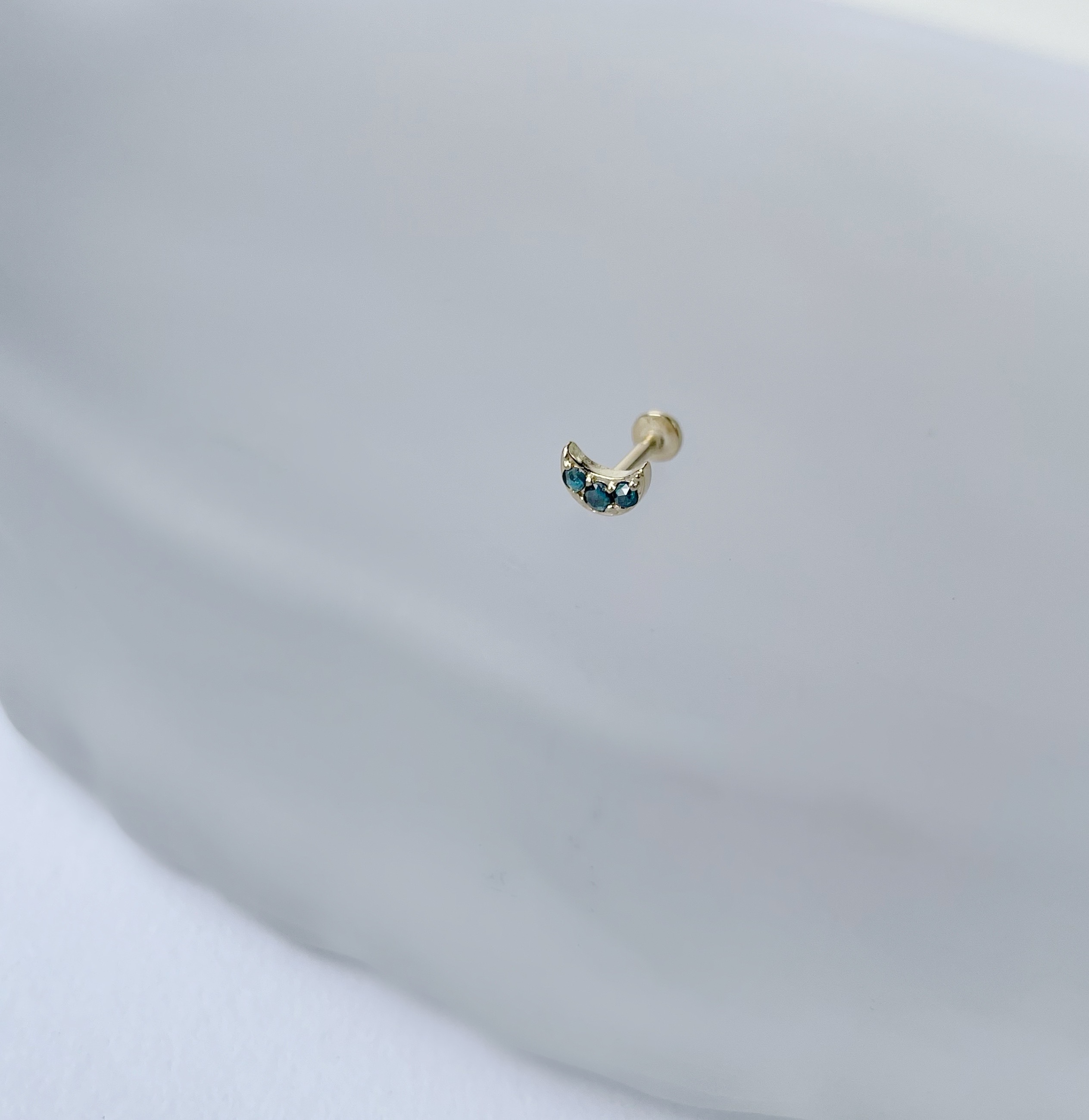 14K小彎月藍鑽原礦Stud耳環