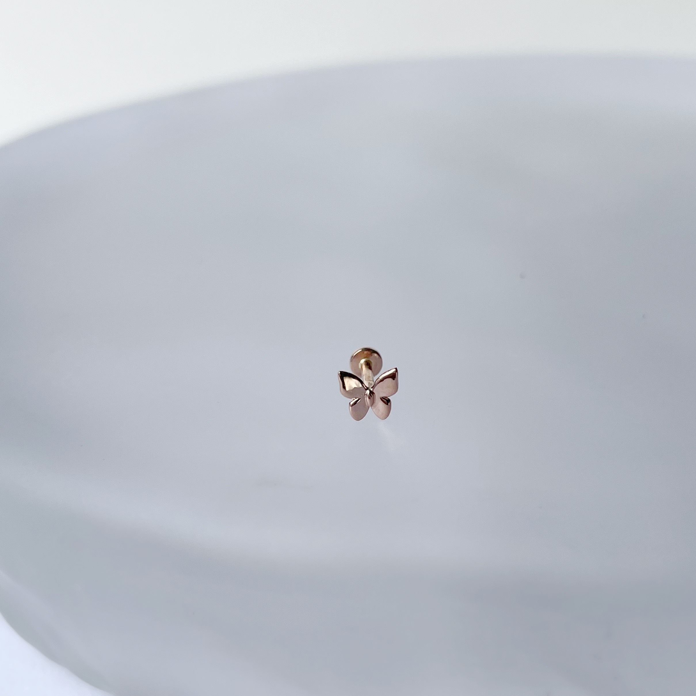 14K小蝴蝶Stud耳環