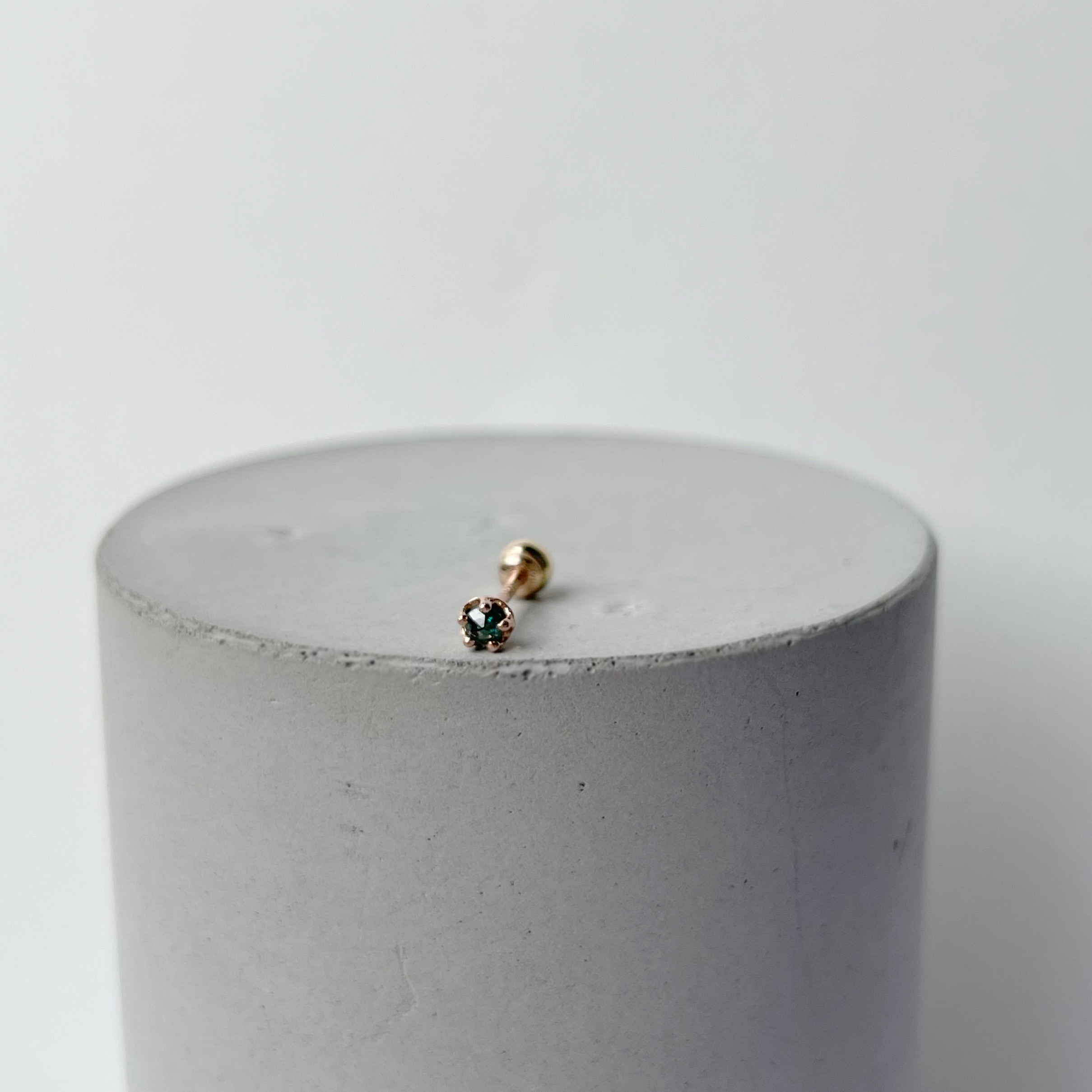 14K Mini皇冠藍鑽原礦轉珠耳環