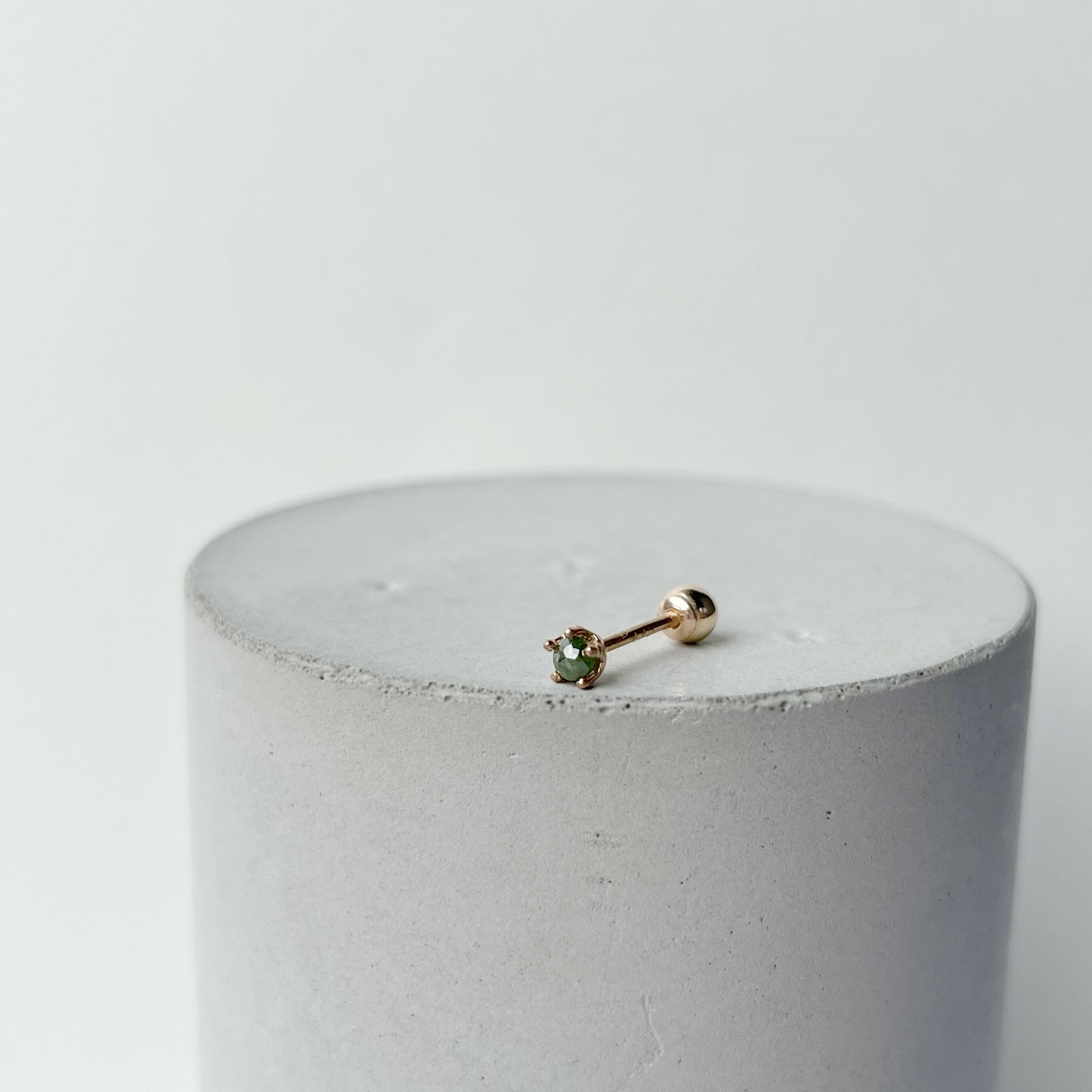 14K mini皇冠綠鑽原礦轉珠耳環