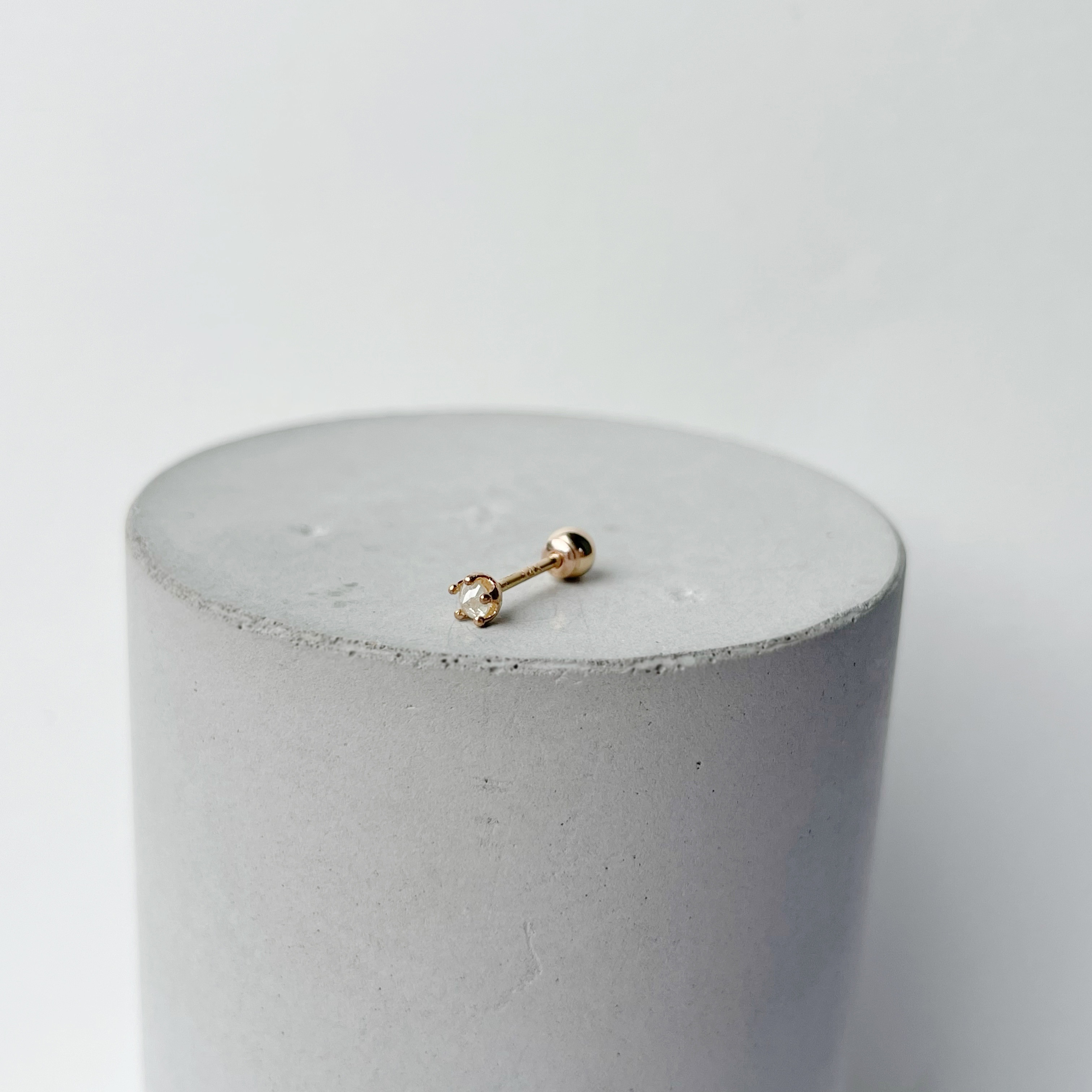 14K Mini皇冠灰鑽原礦轉珠耳環