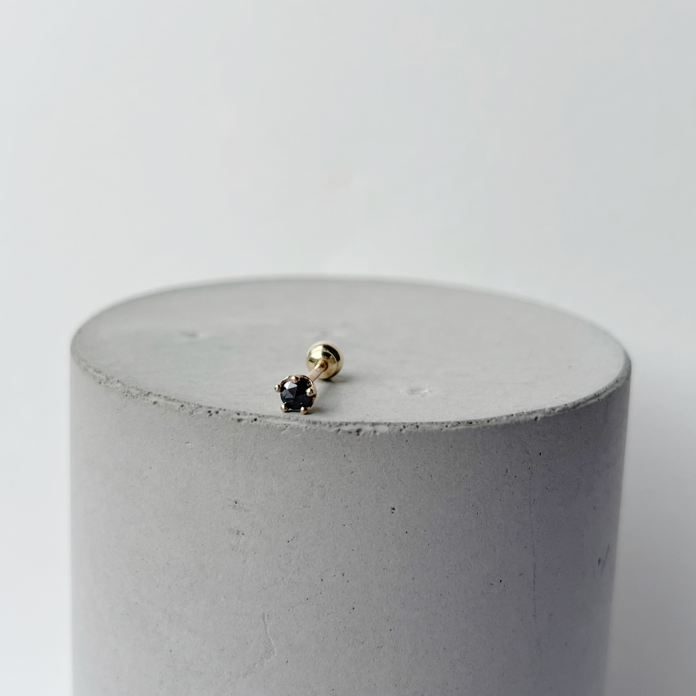 14K Mini皇冠黑鑽原礦轉珠耳環