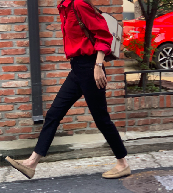 <現貨> ᴷᴼᴿᴱᴬ 🇰🇷   黑色鉛筆九分直筒牛仔褲