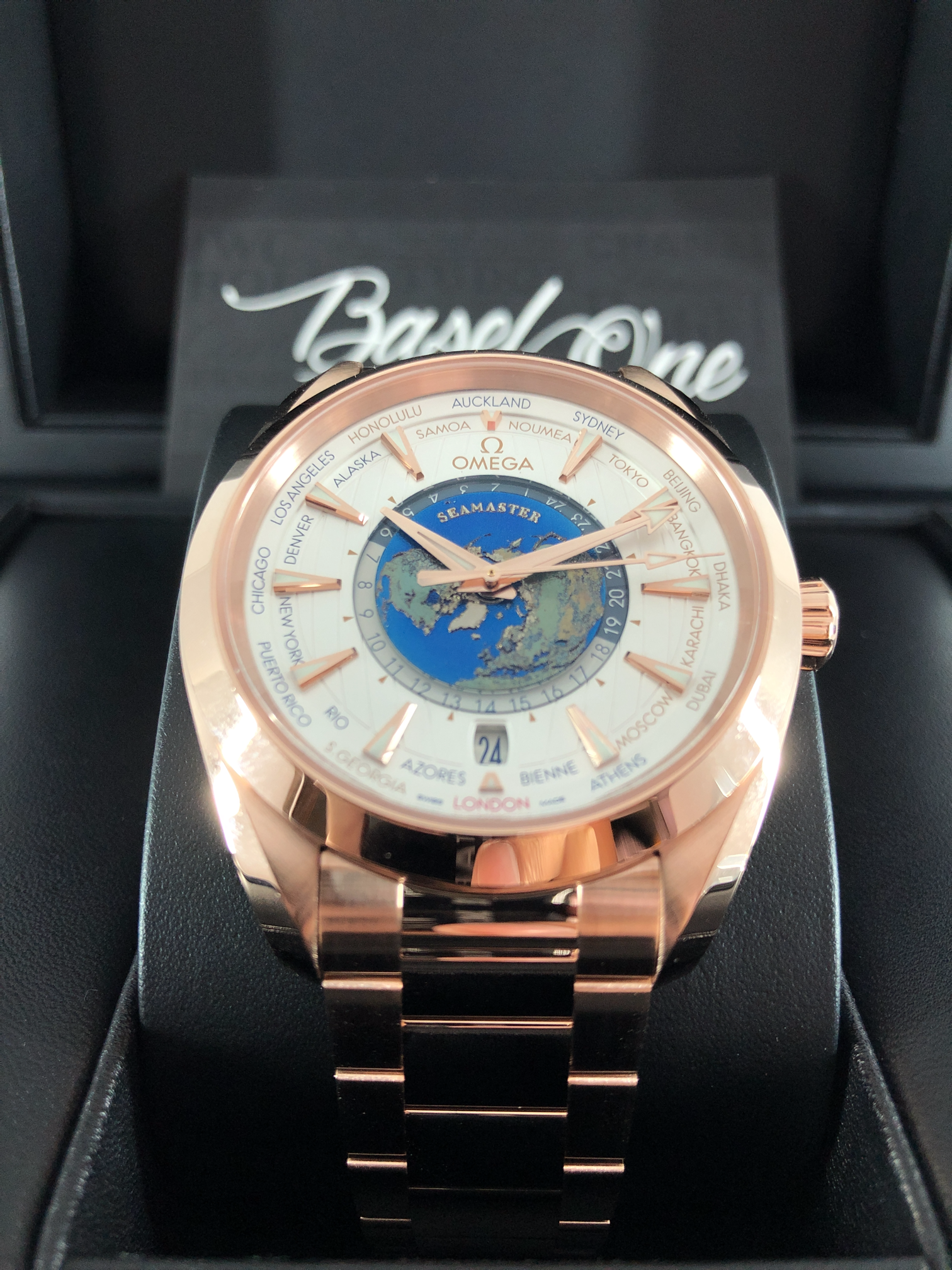 BRAND NEW OMEGA SEMASTER AQUA TERRA 220.50.43.22.02.001 22050432202001 SILVER DIAL SEDNA GOLD CO‑AXIAL MASTER CHRONOMETER GMT WORLDTIMER 43 MM