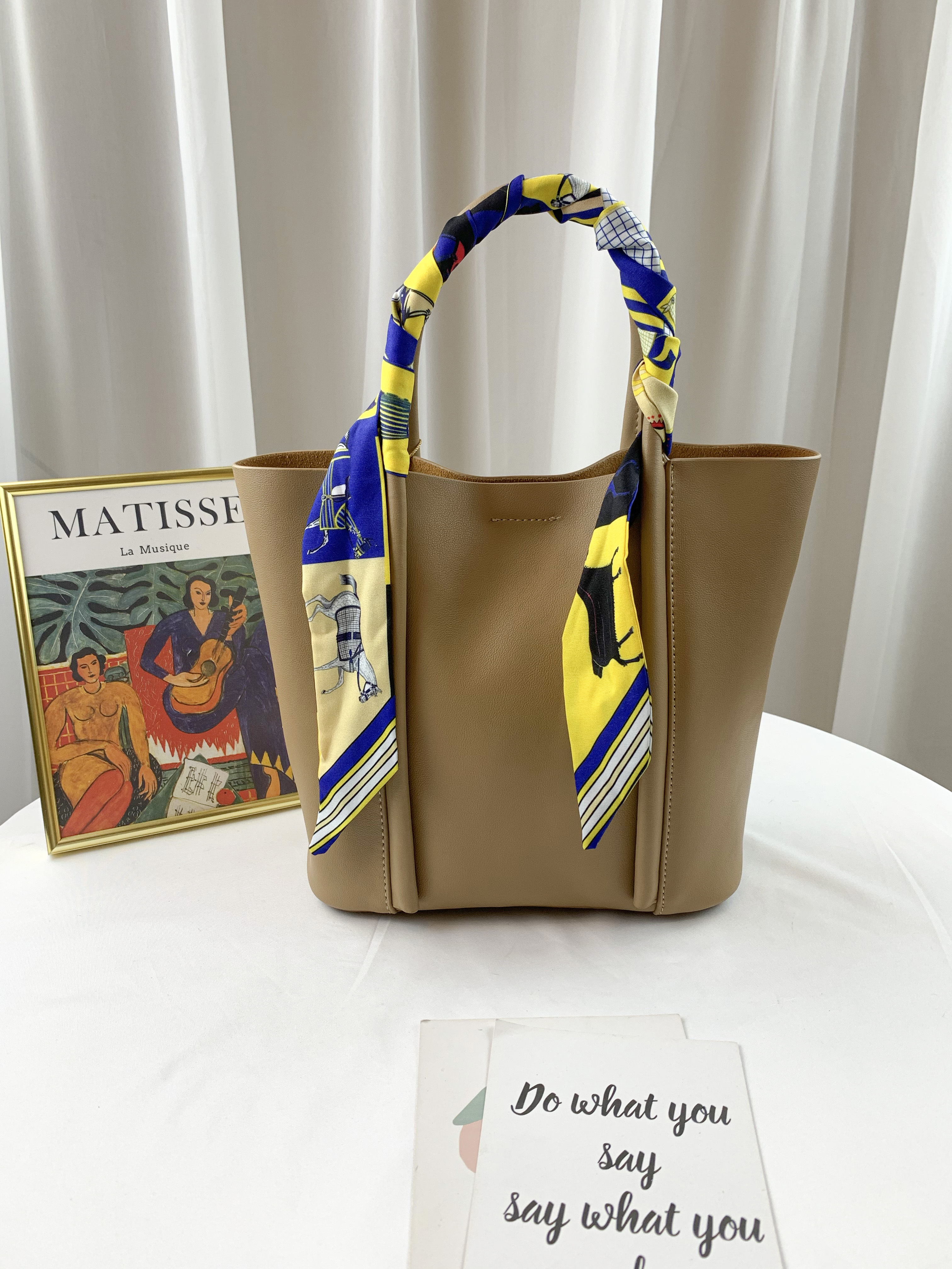 焦糖棕 真皮牛皮絲巾提把手提包 附袋中袋 #SM-8501