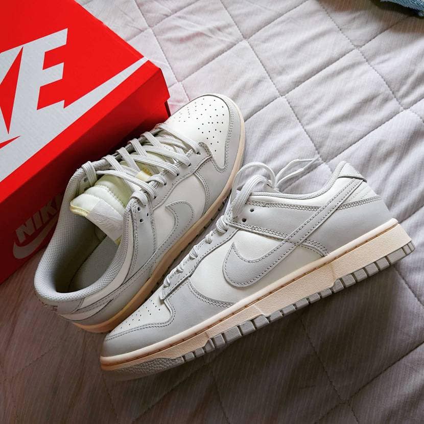 NIKE WMNS DUNK LOW "LIGHT BONE"骨白