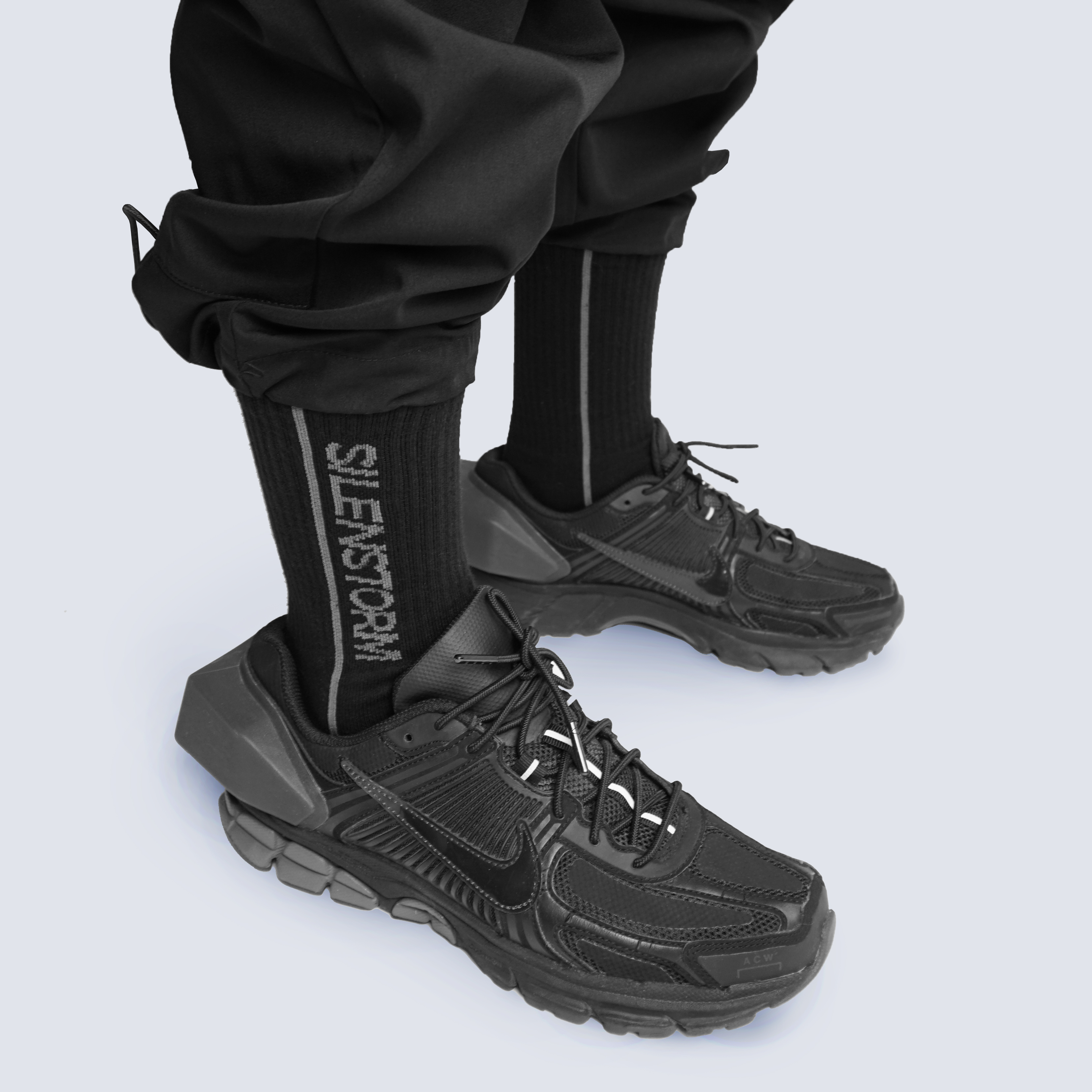 SILENSTORM 字母提花中長筒襪