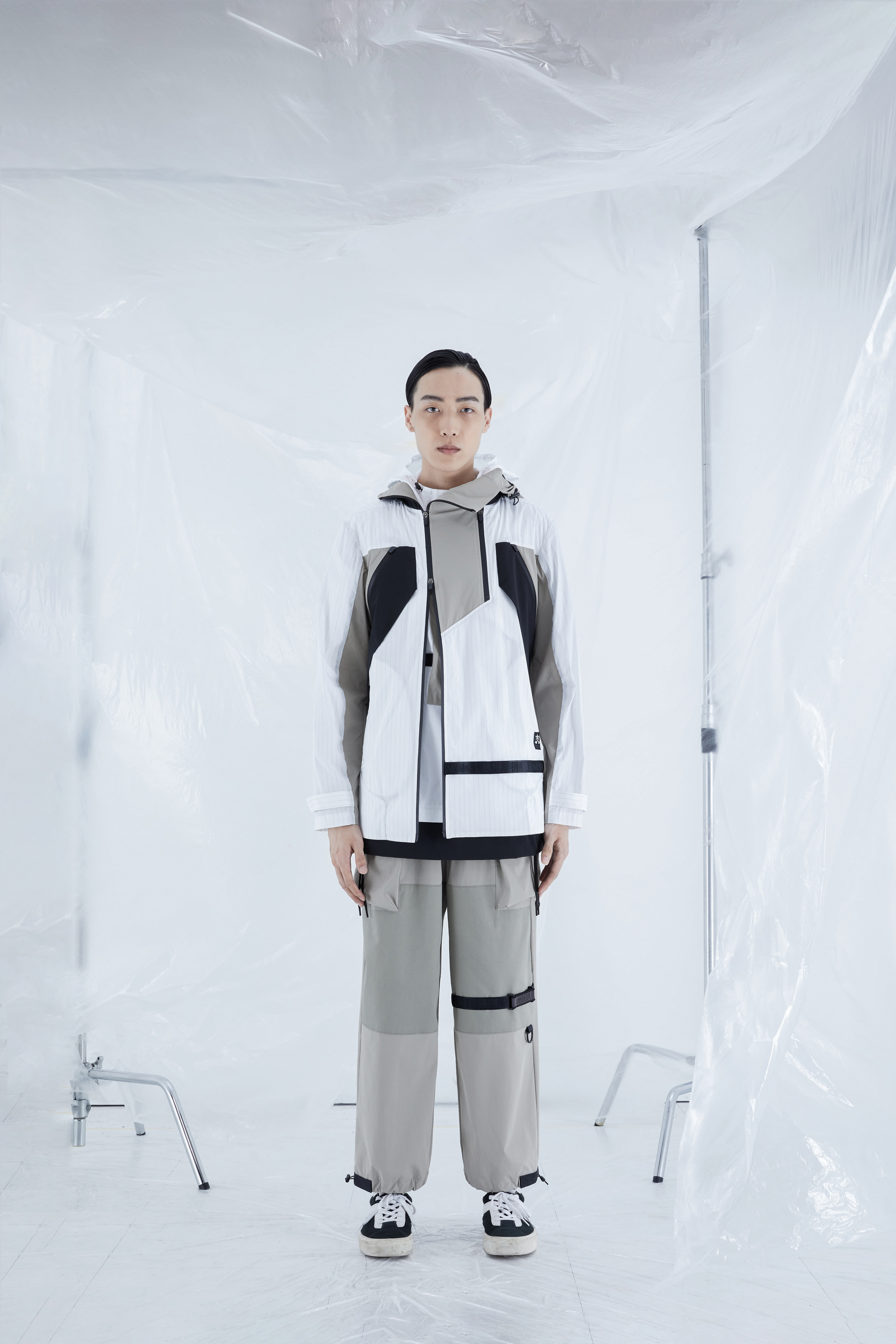 異拼接連帽外套 - 白條