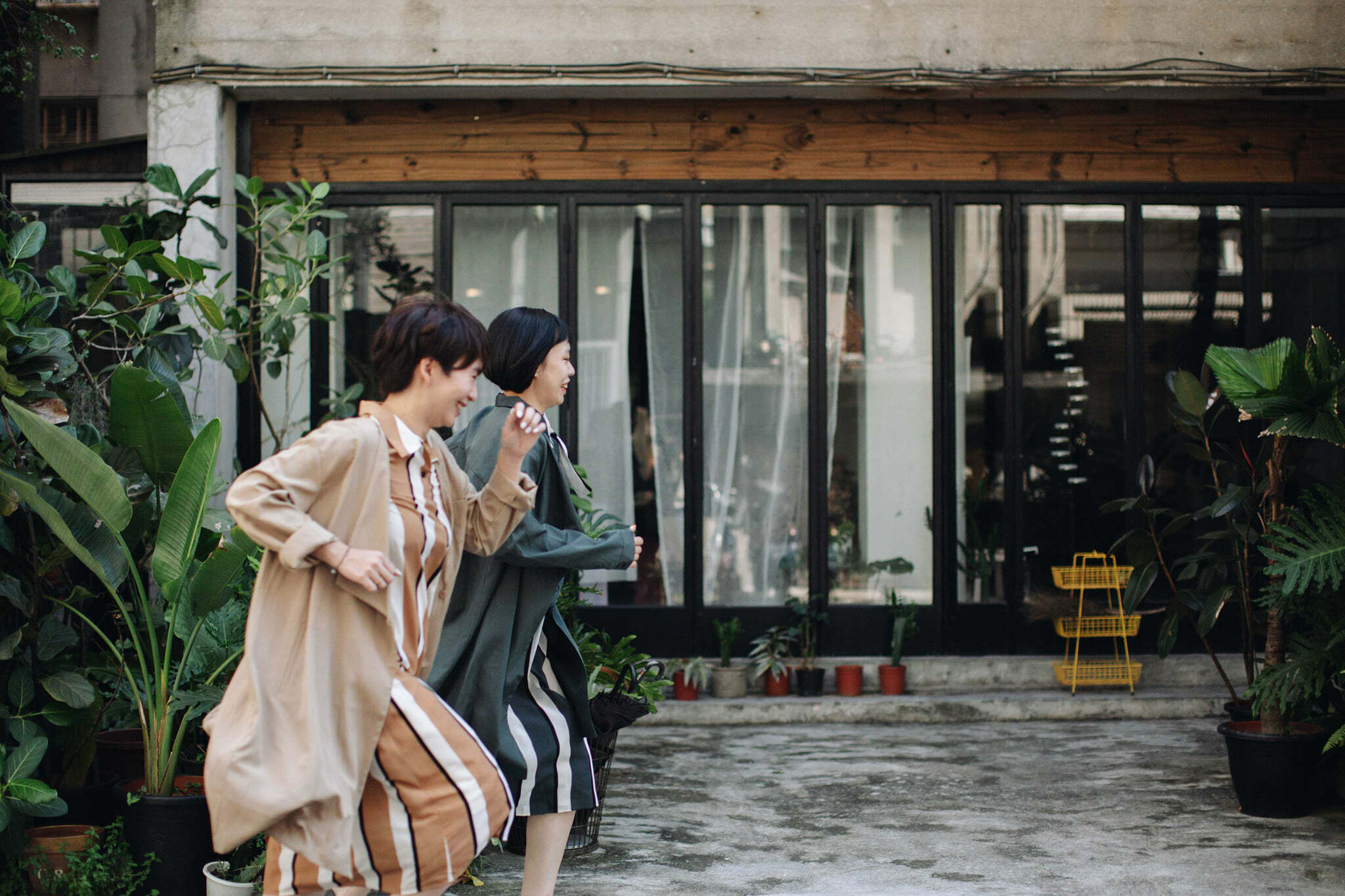 轉角奇遇翻摺風衣外套