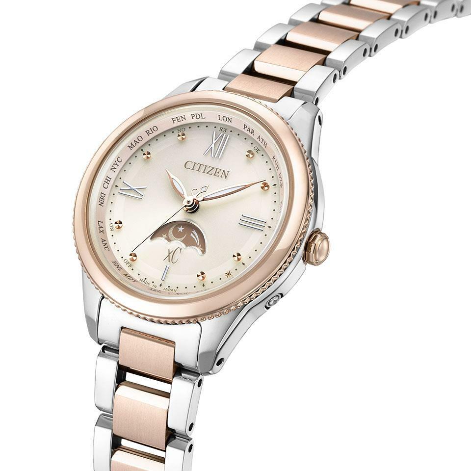 萬年鐘錶 - Citizen 星辰錶  XC   光動能電波錶 小錶徑鈦金屬月相女錶  EE1005-54W  錶徑29MM