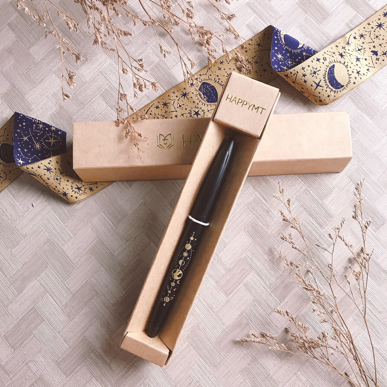 嗨賴限定｜開心鋼筆— 星軌與光年