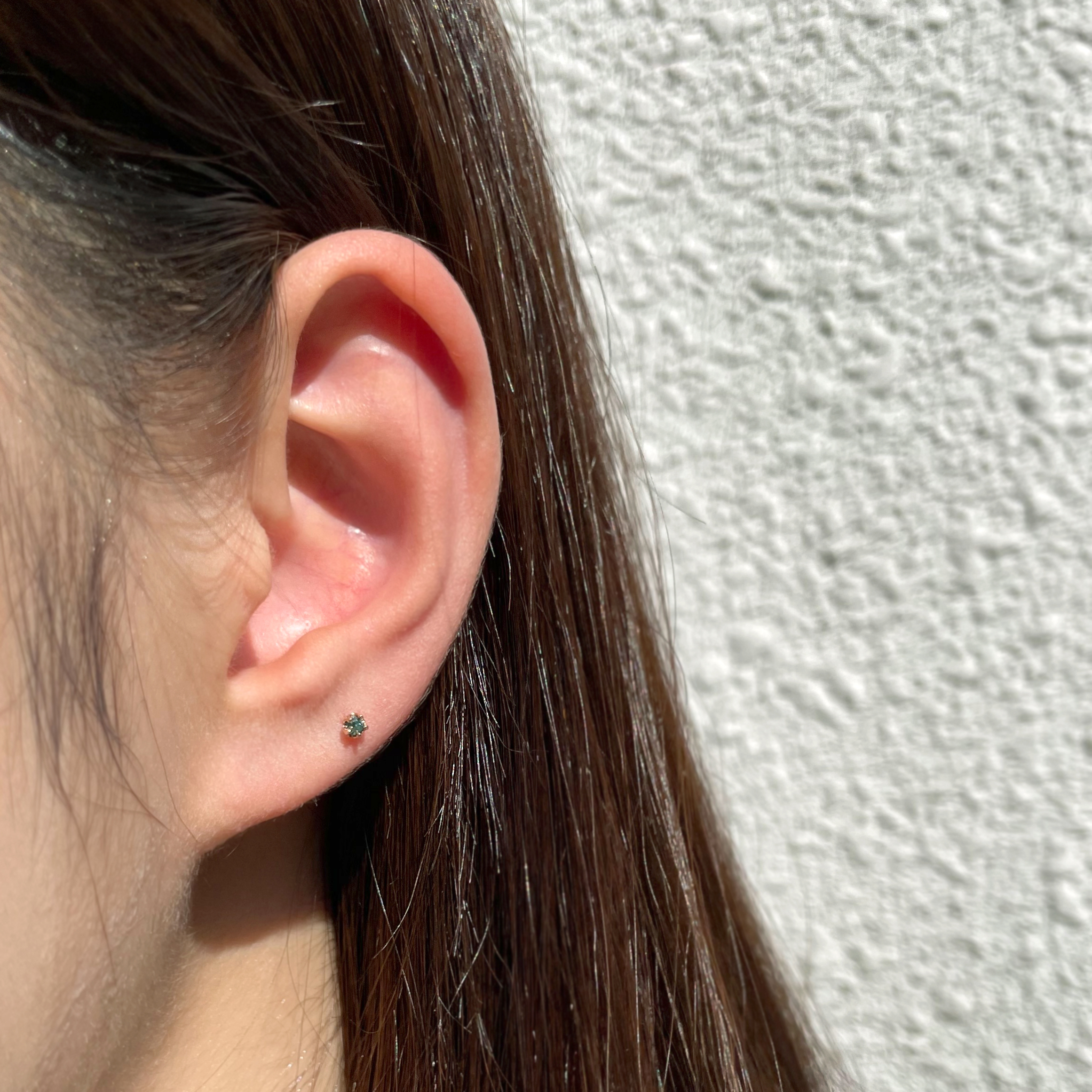 14K Mini皇冠藍鑽原礦轉珠耳環