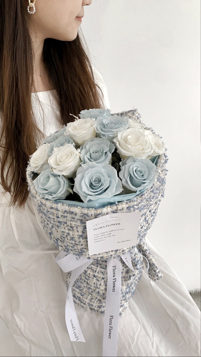 俄羅斯永生花束-香奈兒奶油寶寶藍