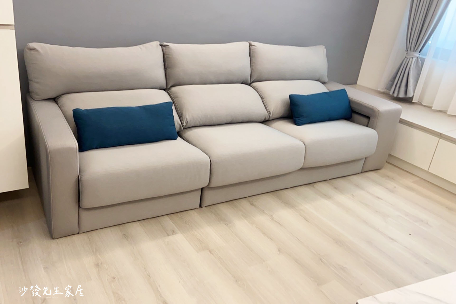 柏拉圖沙發座椅擁有滑軌設計，每一個座位都能享受貴妃座