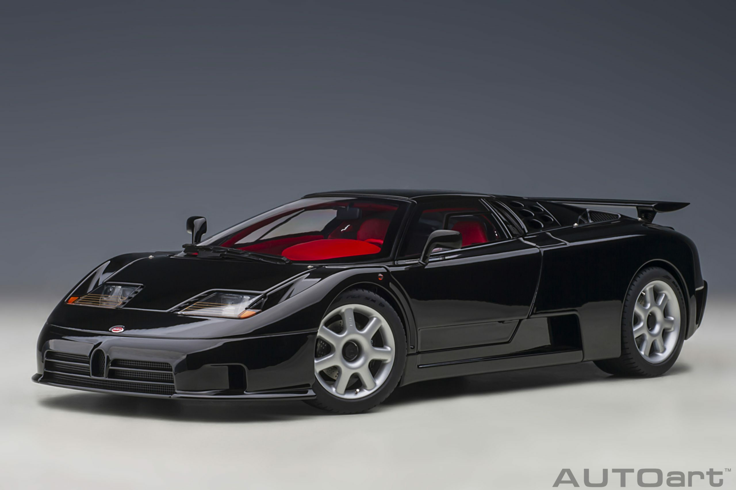 1/18 AUTOART BUGATTI EB110 SS (NERO VERNICE/BLACK) (70919)